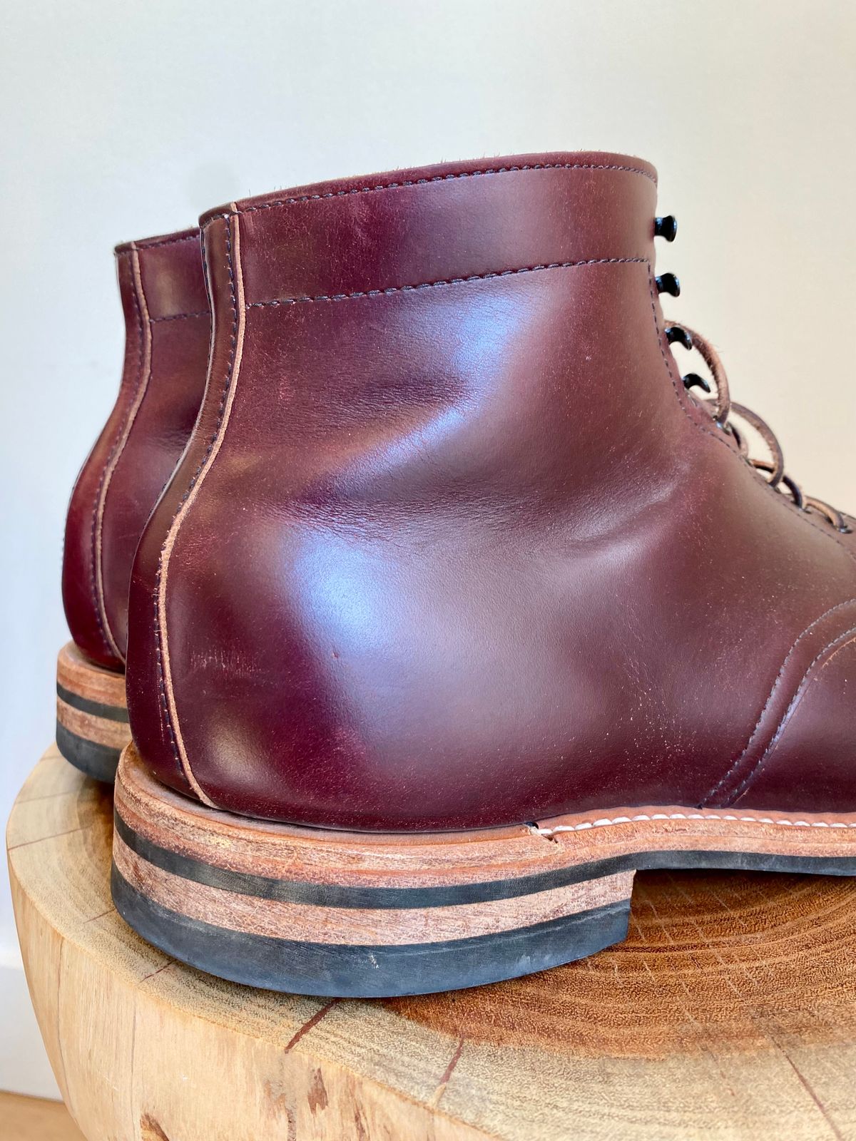 Photo by Hellraysaz on September 13, 2024 of the White's Main Street in Horween Color 8 Chromexcel.