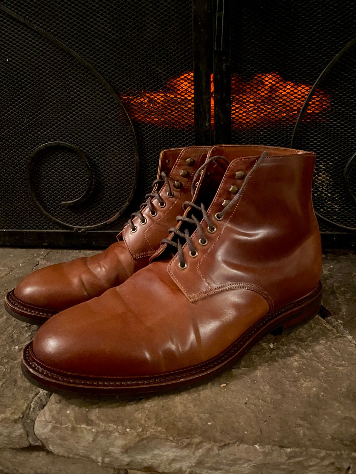 Photo by Hellraysaz on November 8, 2024 of the Grant Stone Edward Boot in Horween Honey Glazed Shell Cordovan.