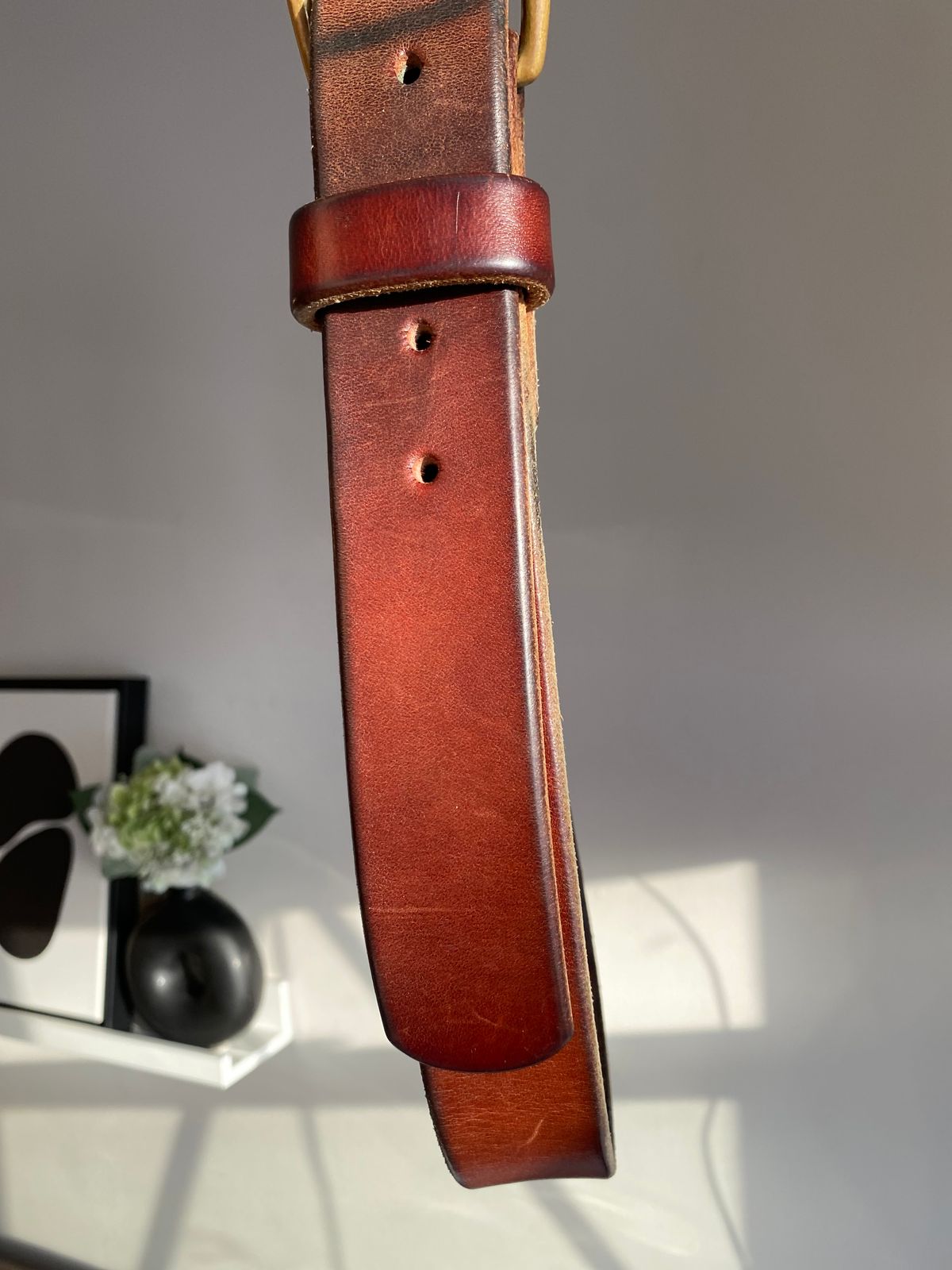 Photo by Hellraysaz on January 23, 2024 of the Nicks Belt in Wickett & Craig Medium Brown English Bridle.