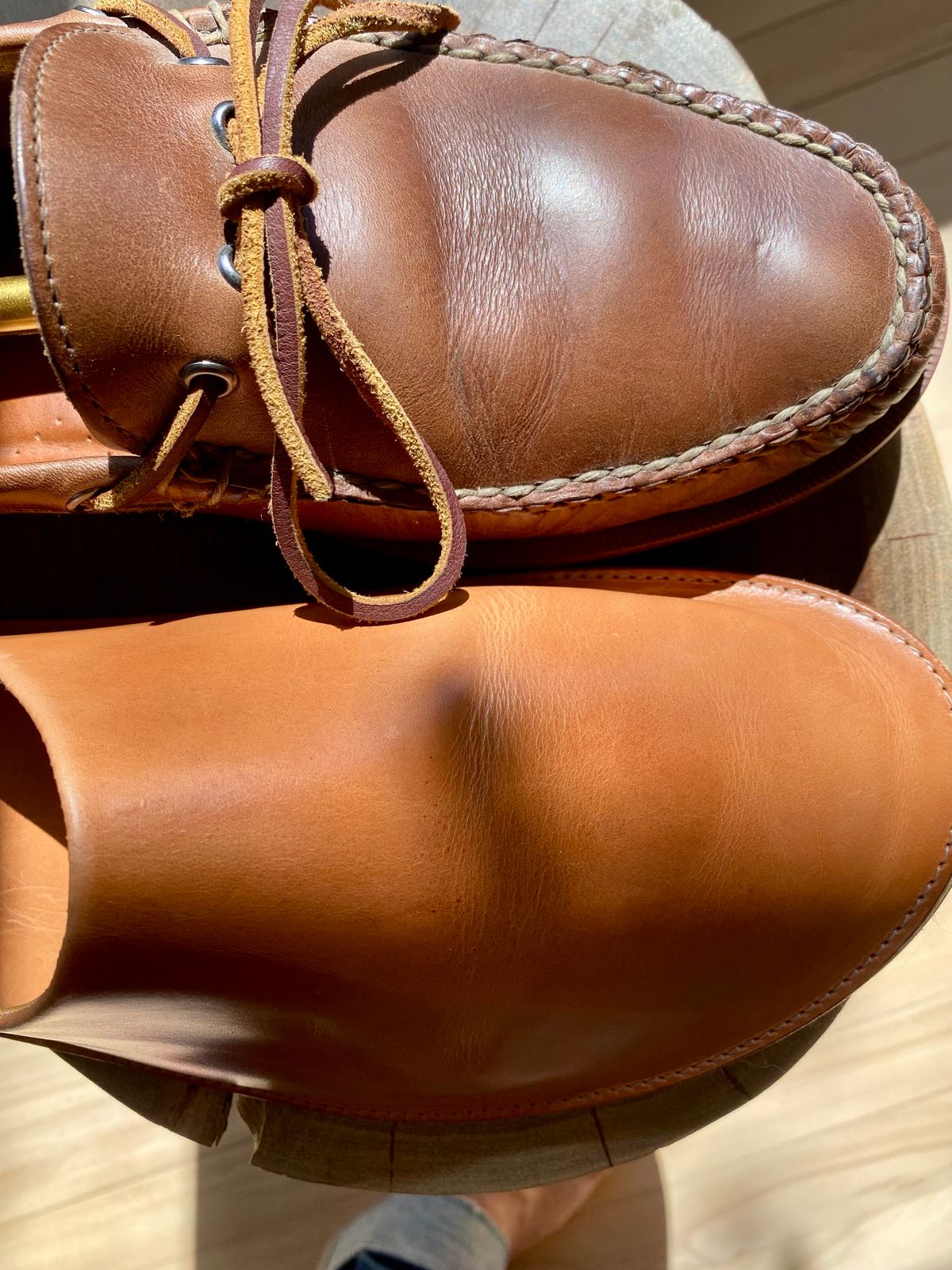 Photo by Hellraysaz on August 26, 2025 of the Viberg Slide in Horween Natural Dublin.