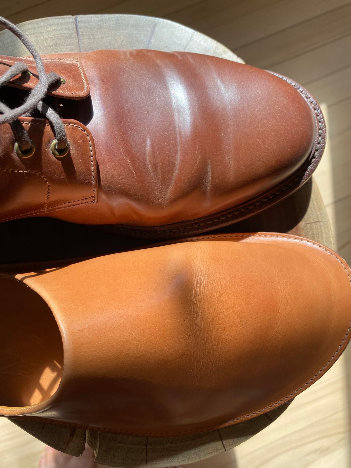 Photo by Hellraysaz on August 26, 2025 of the Viberg Slide in Horween Natural Dublin.