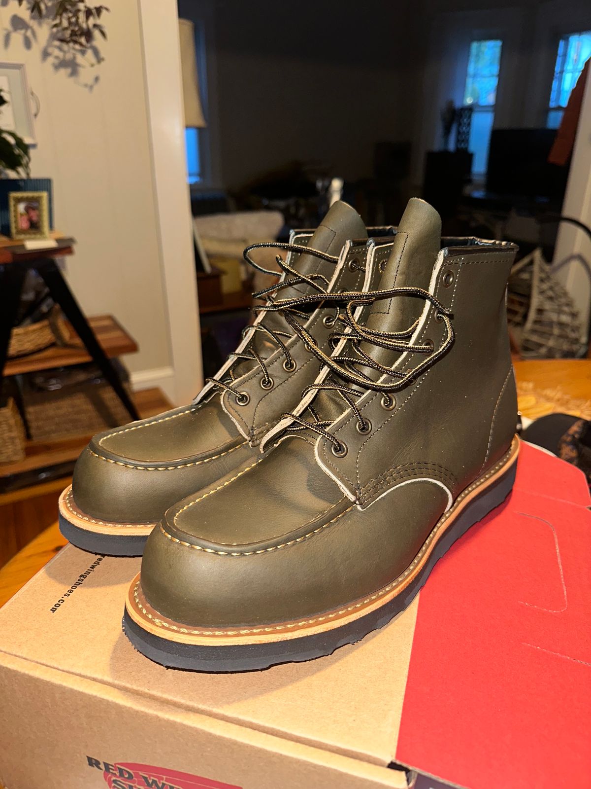 Photo by cardenazul on October 21, 2023 of the Red Wing 6-Inch Classic Moc in S.B. Foot Alpine Portage.