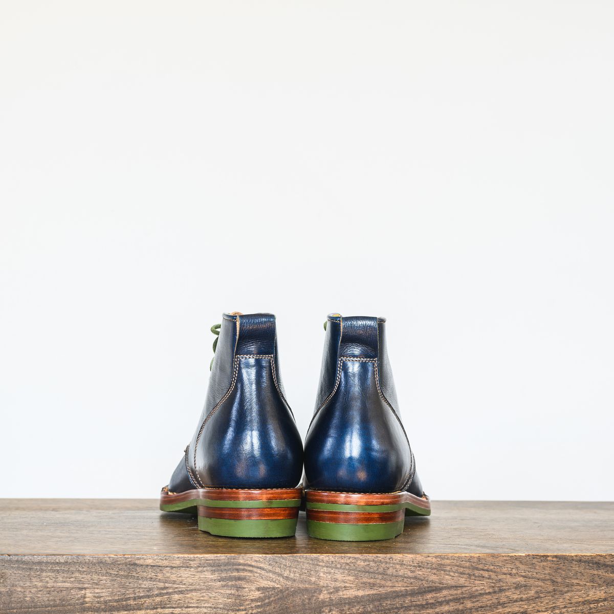 Photo by ABPhoto on March 11, 2025 of the Jakkrabbits Officer Boots in Jakkrabbits Heritage Veg Tan Hand-Dyed Navy.