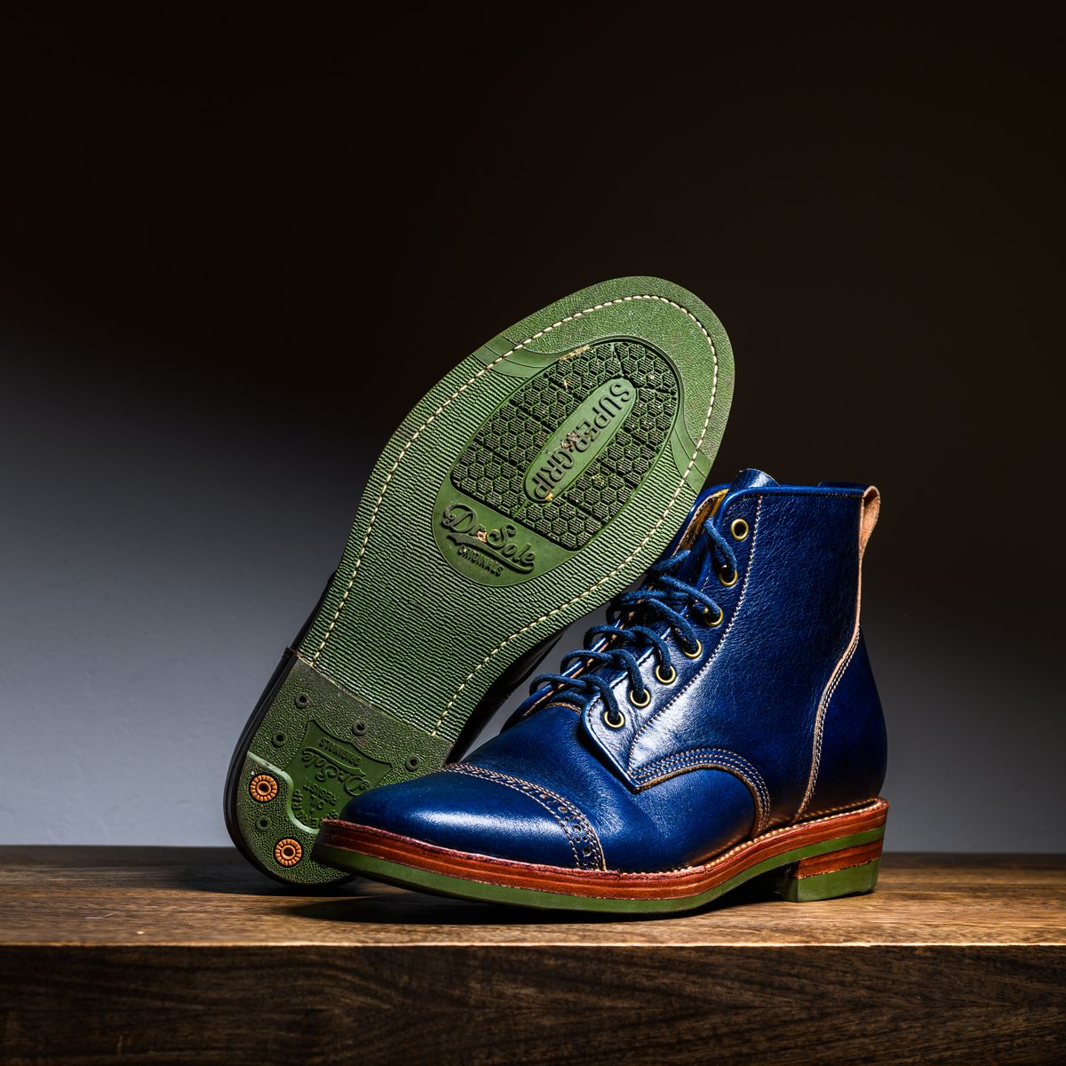 Photo by ABPhoto on October 1, 2025 of the Jakkrabbits Officer Boots in Jakkrabbits Heritage Veg Tan Hand-Dyed Navy.