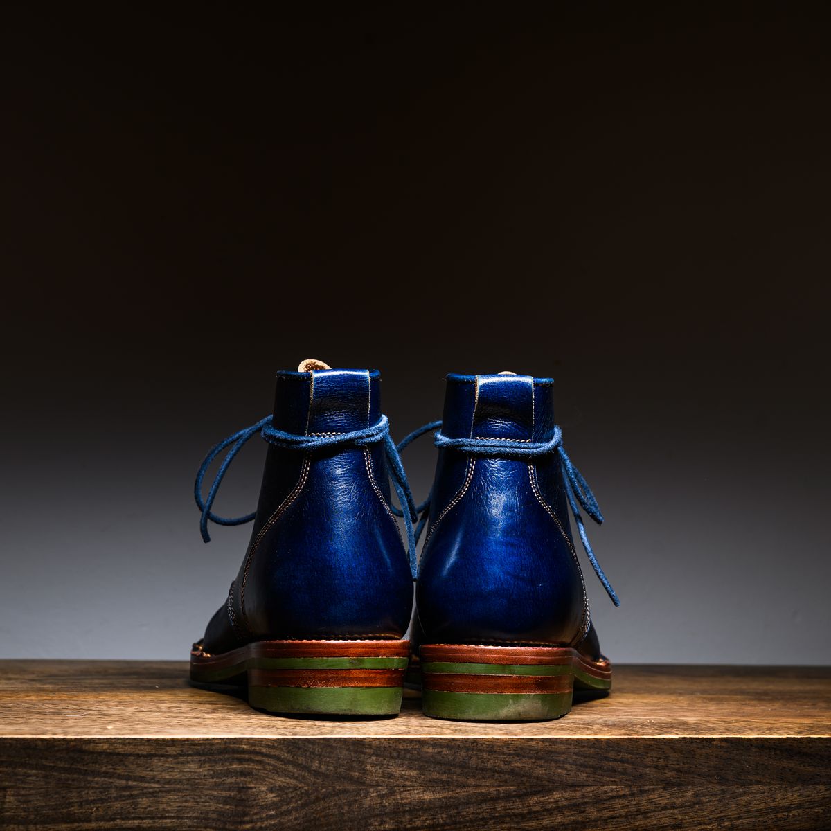 Photo by ABPhoto on October 1, 2025 of the Jakkrabbits Officer Boots in Jakkrabbits Heritage Veg Tan Hand-Dyed Navy.