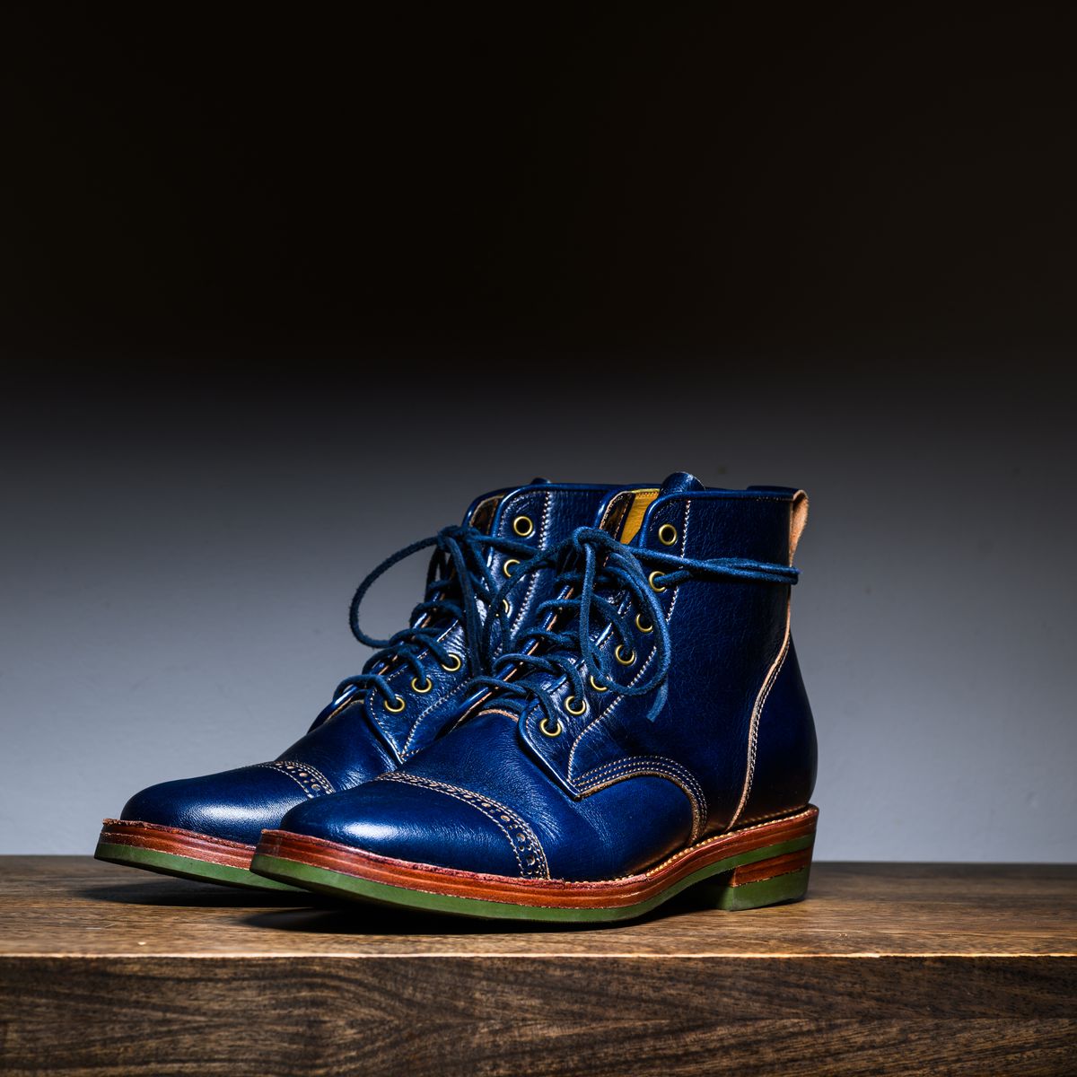Photo by ABPhoto on October 1, 2025 of the Jakkrabbits Officer Boots in Jakkrabbits Heritage Veg Tan Hand-Dyed Navy.
