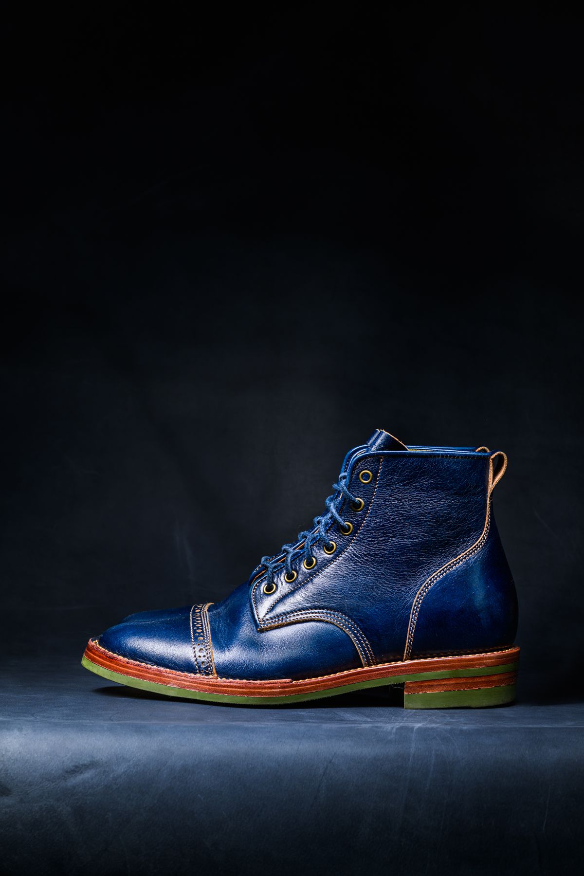 Photo by ABPhoto on November 1, 2025 of the Jakkrabbits Officer Boots in Jakkrabbits Heritage Veg Tan Hand-Dyed Navy.