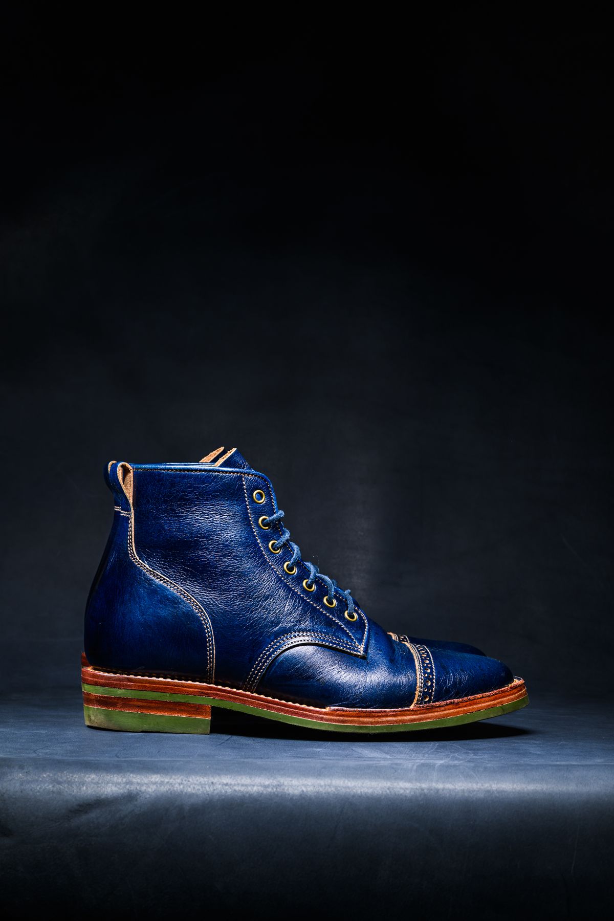 Photo by ABPhoto on November 1, 2025 of the Jakkrabbits Officer Boots in Jakkrabbits Heritage Veg Tan Hand-Dyed Navy.