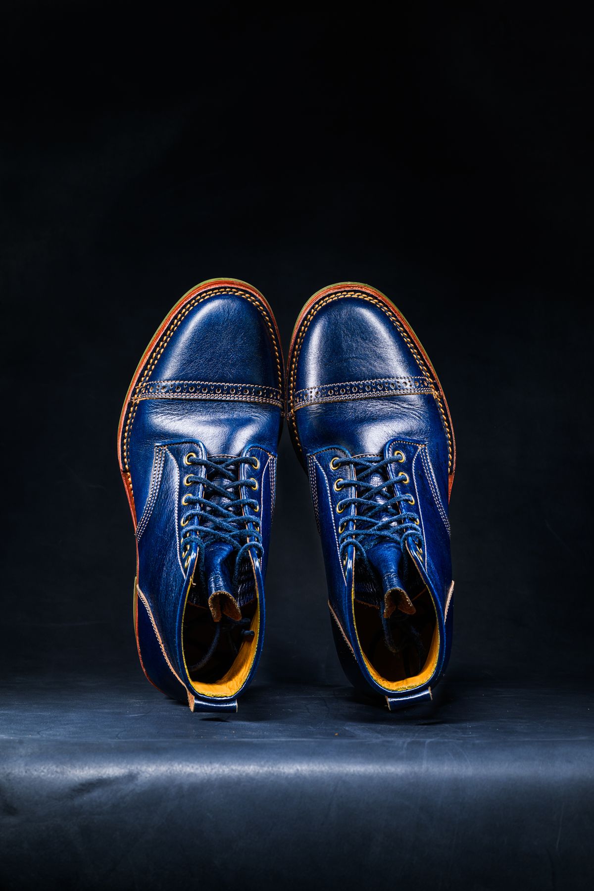 Photo by ABPhoto on November 1, 2025 of the Jakkrabbits Officer Boots in Jakkrabbits Heritage Veg Tan Hand-Dyed Navy.