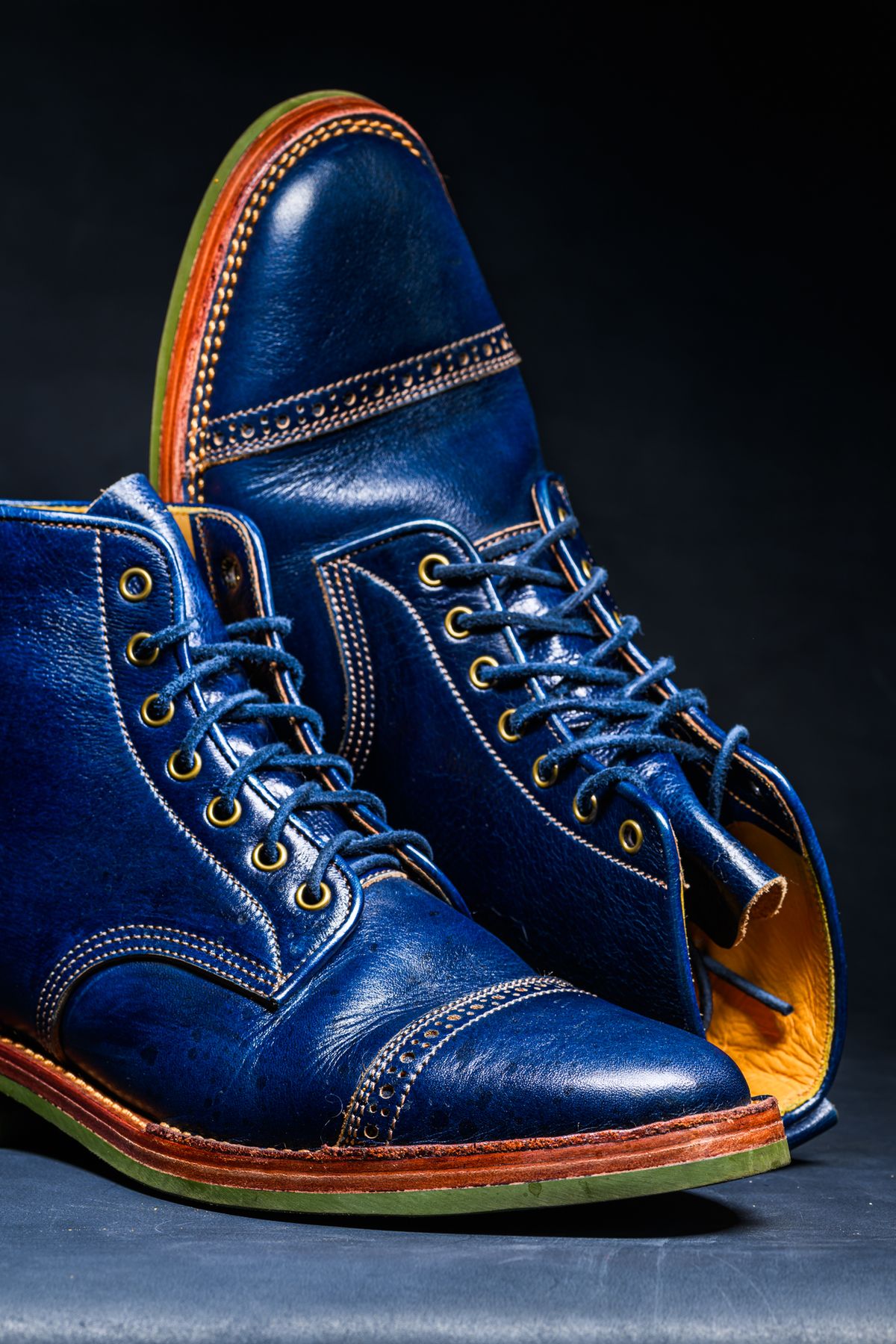 Photo by ABPhoto on November 1, 2025 of the Jakkrabbits Officer Boots in Jakkrabbits Heritage Veg Tan Hand-Dyed Navy.