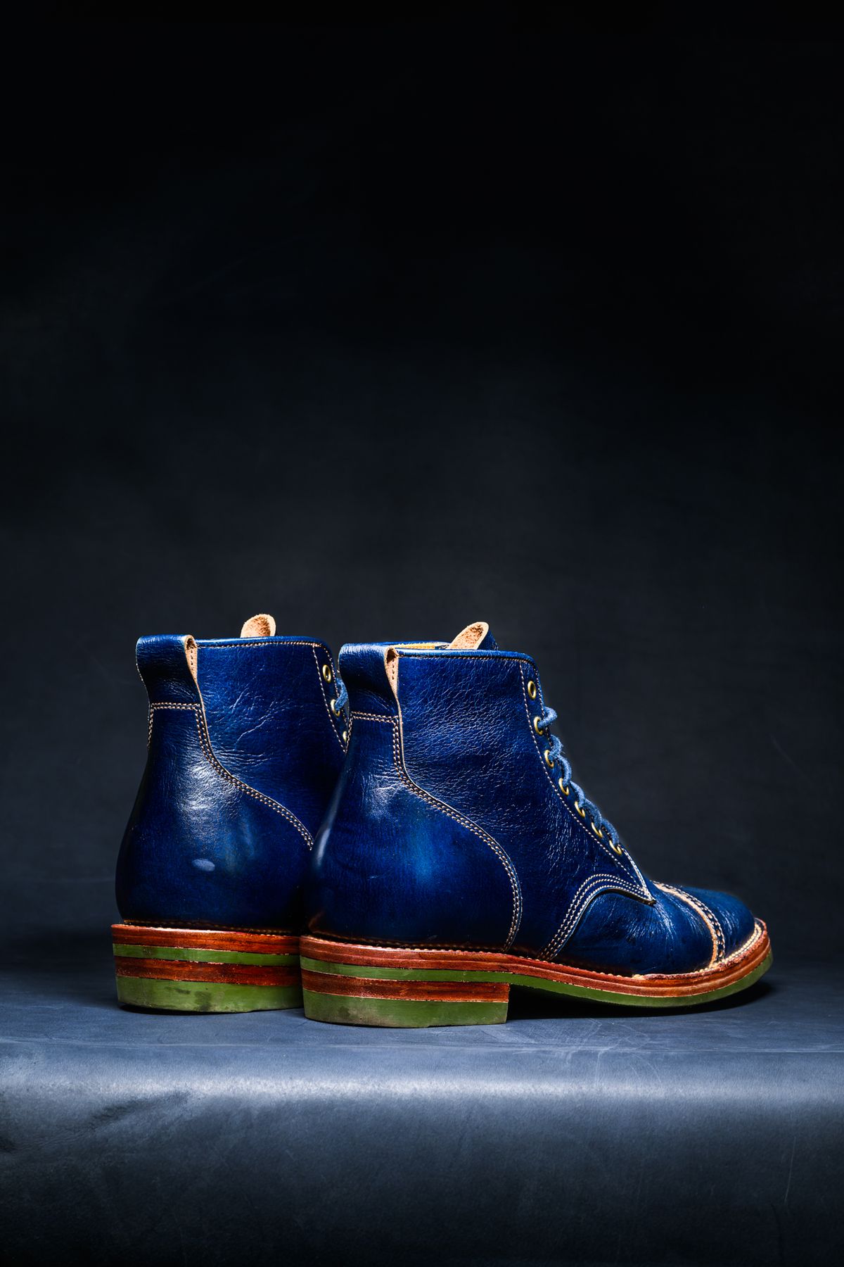 Photo by ABPhoto on November 1, 2025 of the Jakkrabbits Officer Boots in Jakkrabbits Heritage Veg Tan Hand-Dyed Navy.