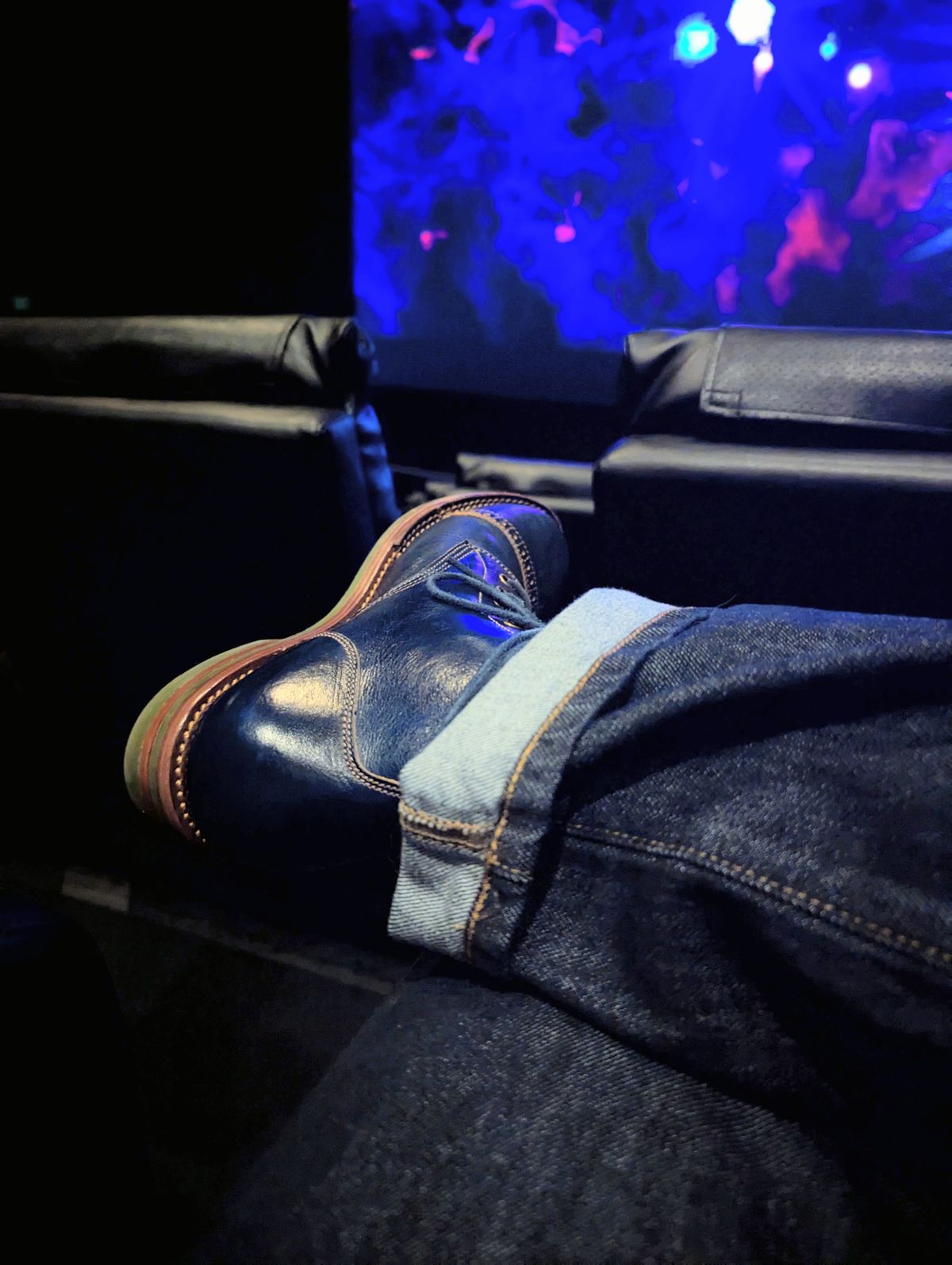 Photo by ABPhoto on November 11, 2025 of the Jakkrabbits Officer Boots in Jakkrabbits Heritage Veg Tan Hand-Dyed Navy.