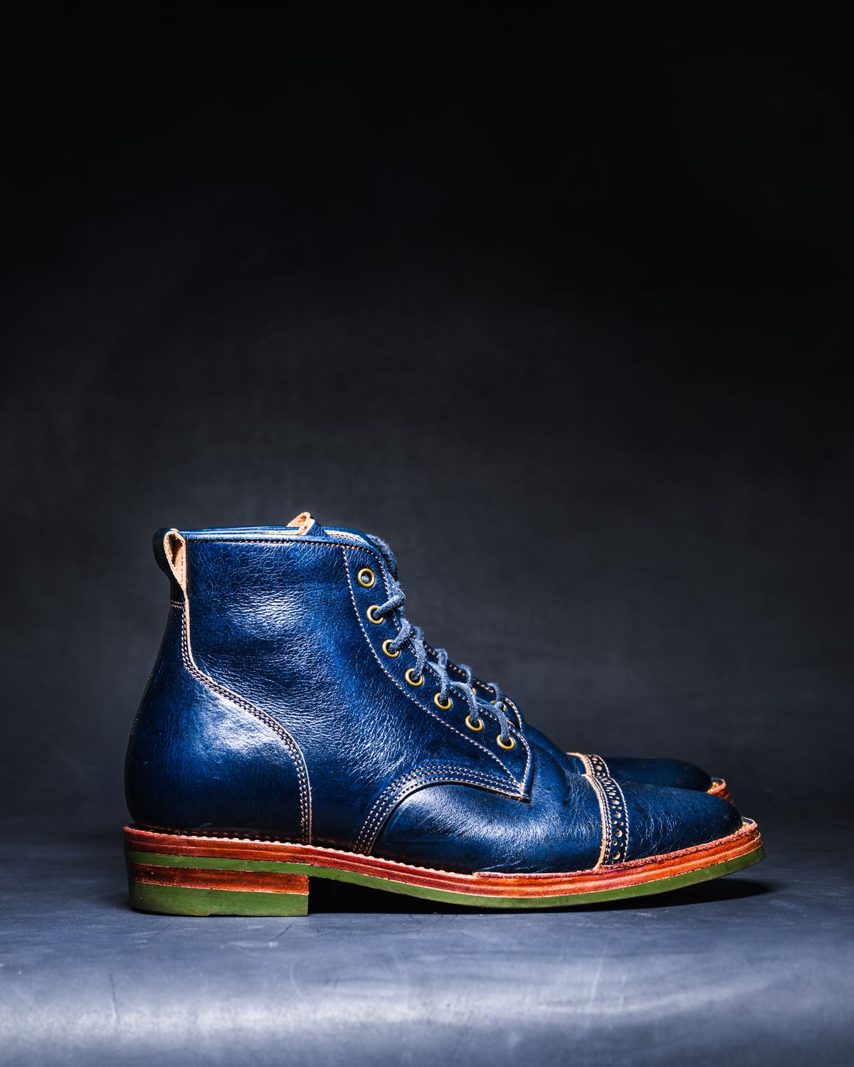 Photo by ABPhoto on December 1, 2025 of the Jakkrabbits Officer Boots in Jakkrabbits Heritage Veg Tan Hand-Dyed Navy.