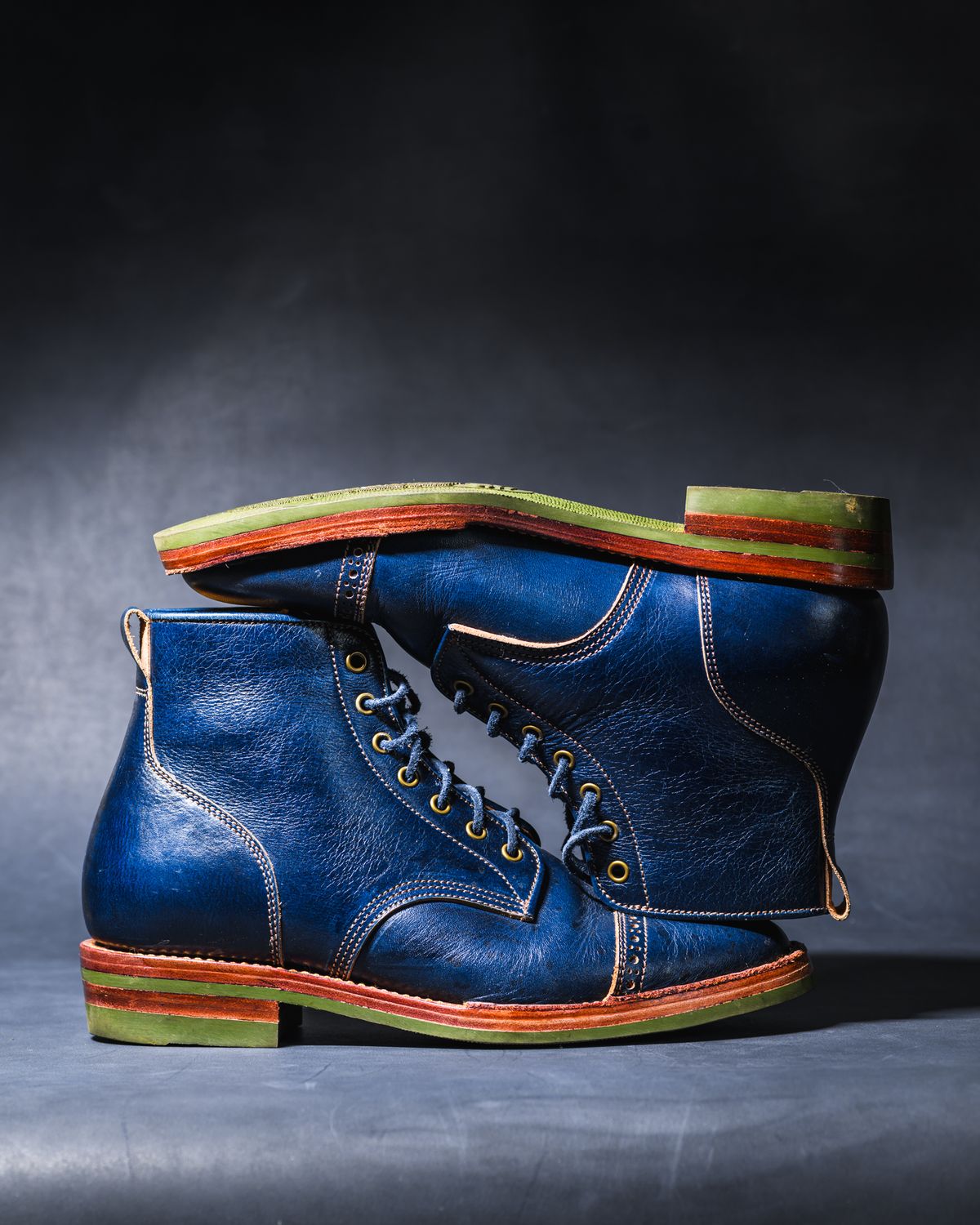 Photo by ABPhoto on December 1, 2025 of the Jakkrabbits Officer Boots in Jakkrabbits Heritage Veg Tan Hand-Dyed Navy.