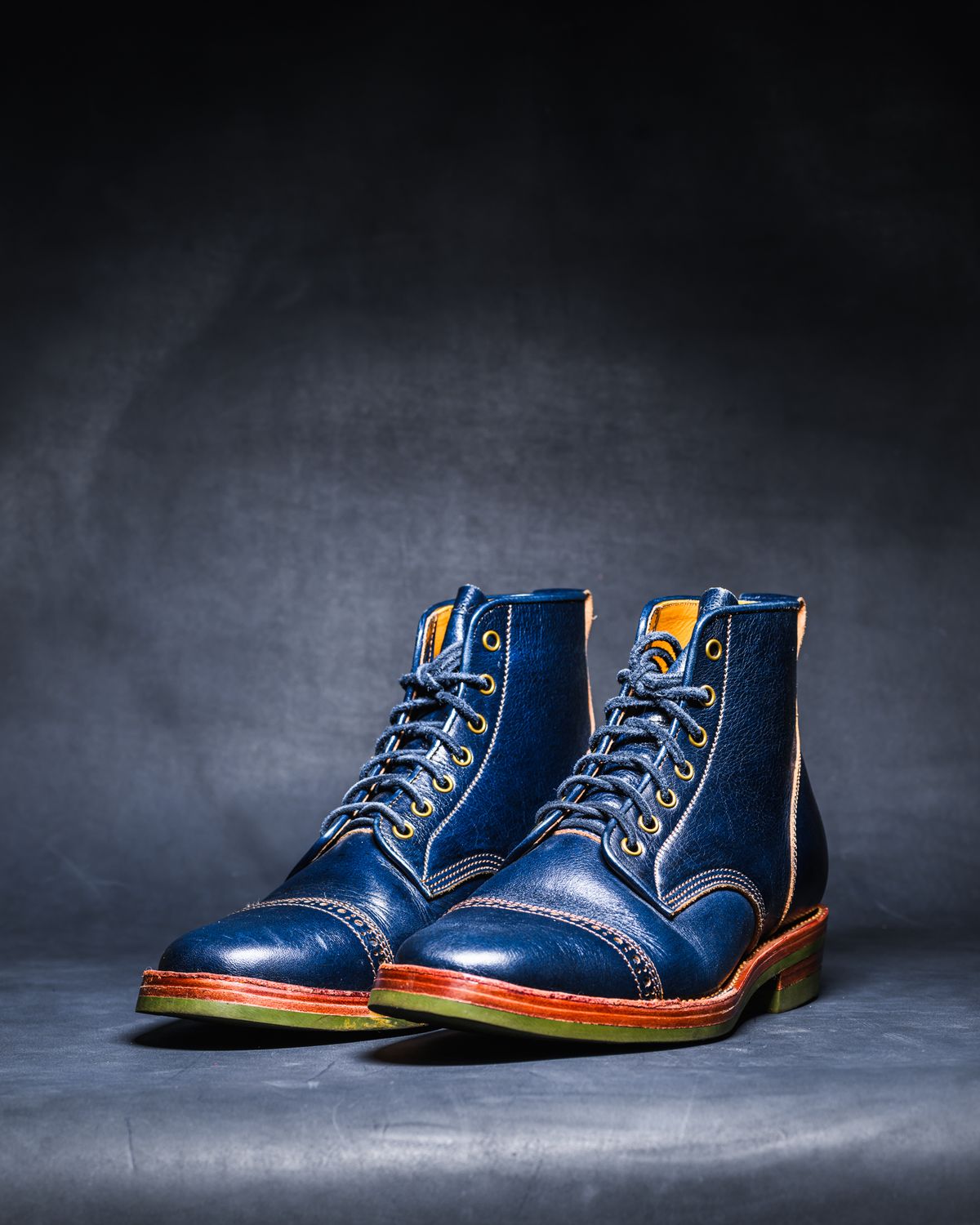Photo by ABPhoto on December 1, 2025 of the Jakkrabbits Officer Boots in Jakkrabbits Heritage Veg Tan Hand-Dyed Navy.