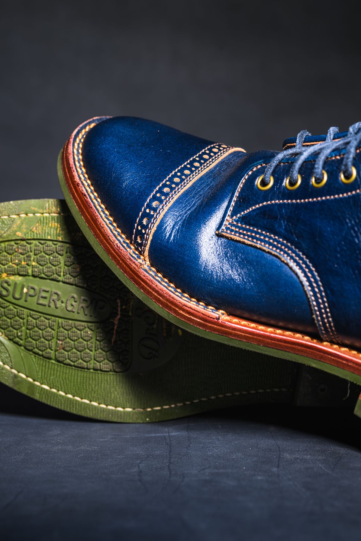 Photo by ABPhoto on December 1, 2025 of the Jakkrabbits Officer Boots in Jakkrabbits Heritage Veg Tan Hand-Dyed Navy.