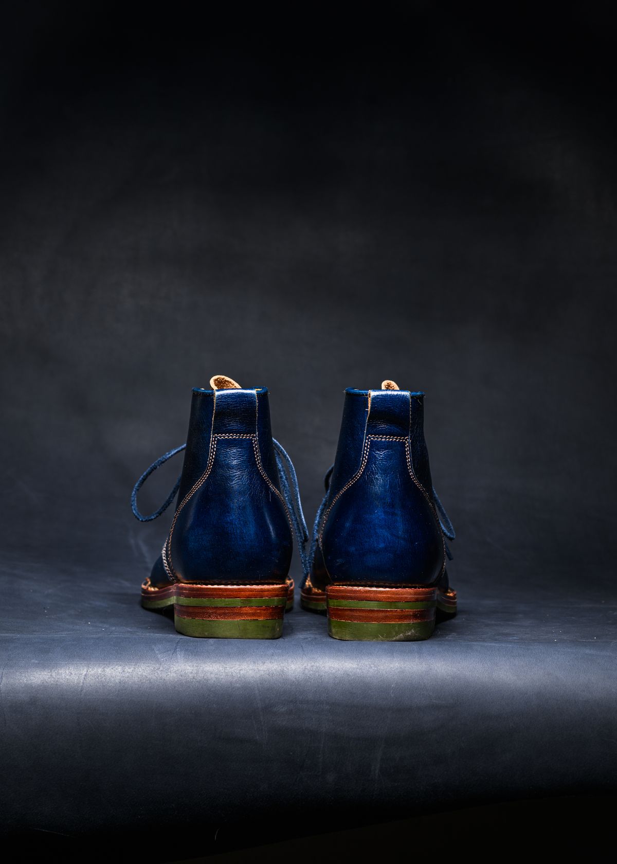 Photo by ABPhoto on January 1, 2026 of the Jakkrabbits Officer Boots in Jakkrabbits Heritage Veg Tan Hand-Dyed Navy.