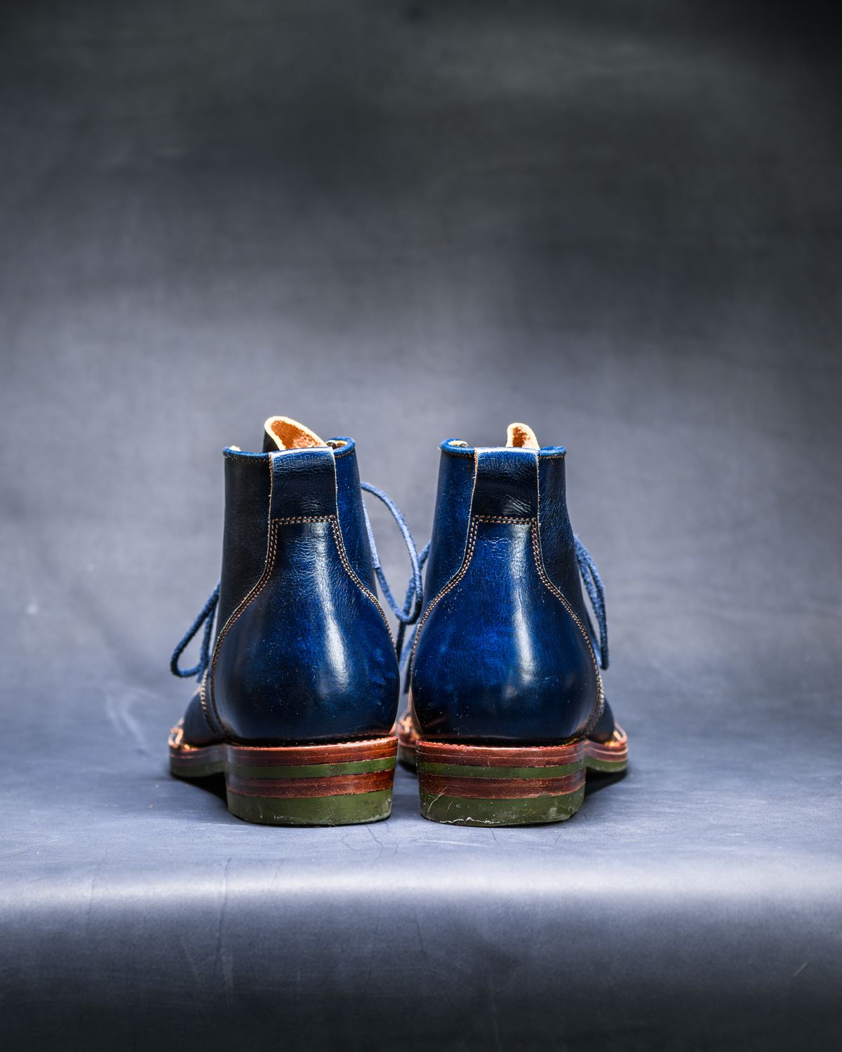 Photo by ABPhoto on January 28, 2026 of the Jakkrabbits Officer Boots in Jakkrabbits Heritage Veg Tan Hand-Dyed Navy.