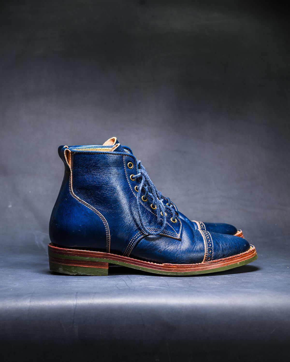 Photo by ABPhoto on January 28, 2026 of the Jakkrabbits Officer Boots in Jakkrabbits Heritage Veg Tan Hand-Dyed Navy.