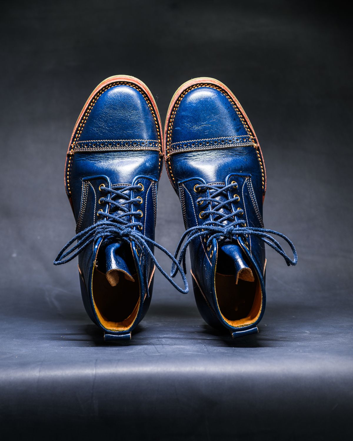 Photo by ABPhoto on January 28, 2026 of the Jakkrabbits Officer Boots in Jakkrabbits Heritage Veg Tan Hand-Dyed Navy.