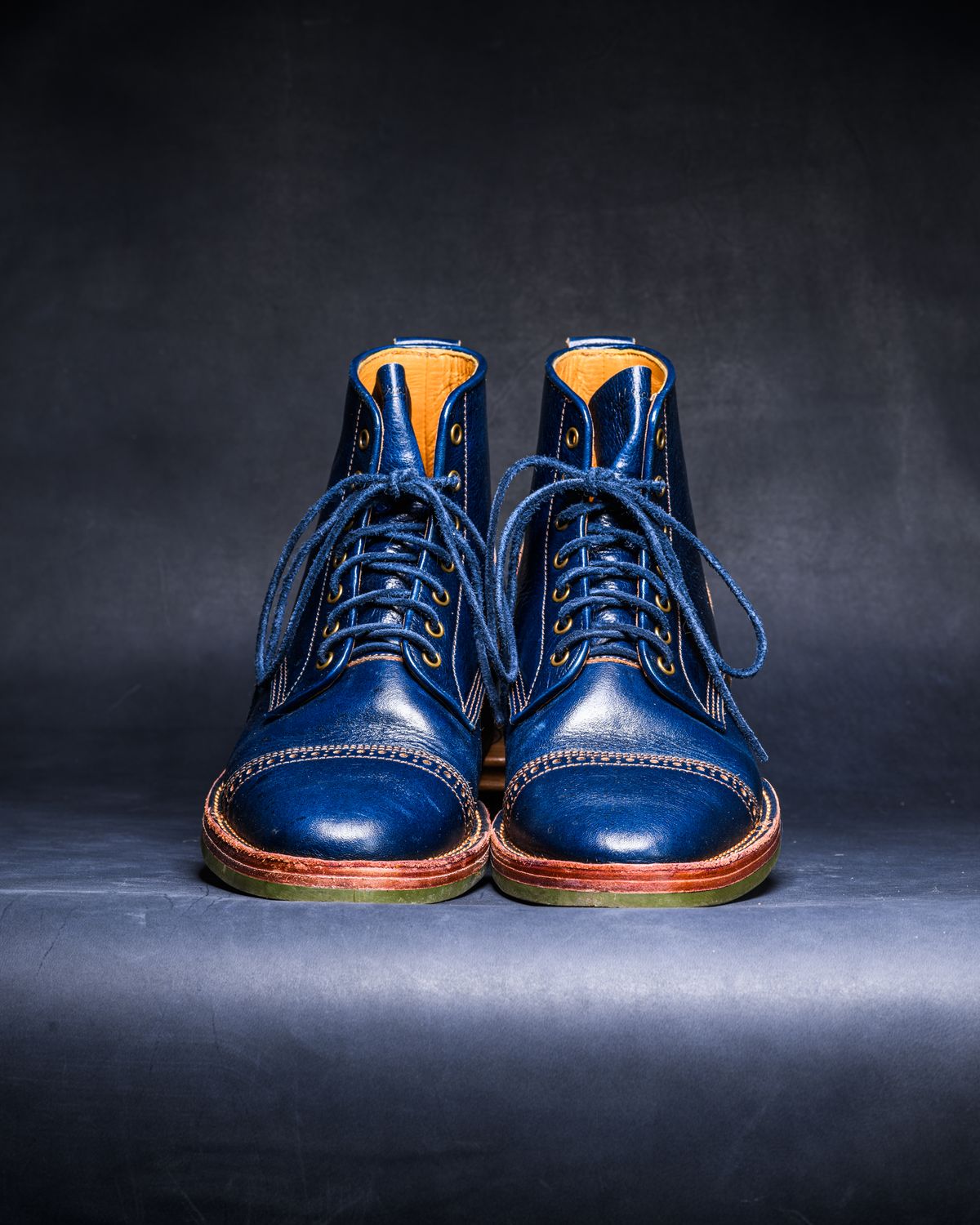 Photo by ABPhoto on March 1, 2026 of the Jakkrabbits Officer Boots in Jakkrabbits Heritage Veg Tan Hand-Dyed Navy.