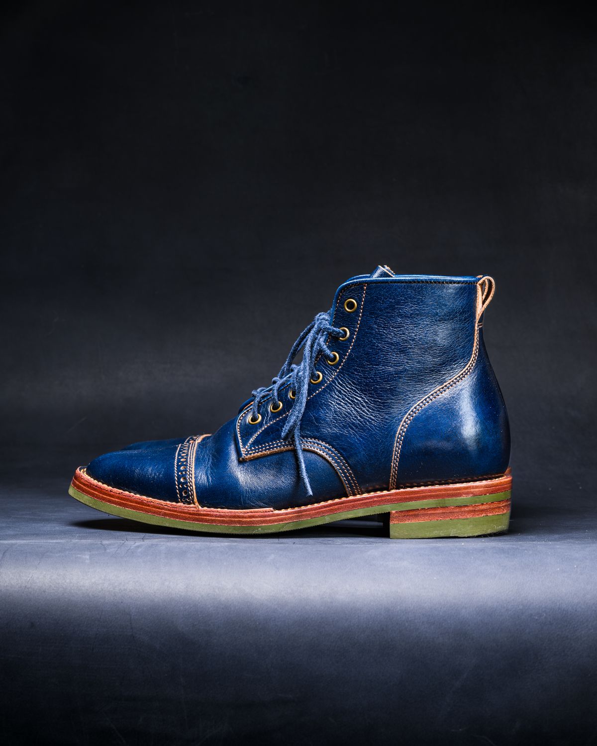 Photo by ABPhoto on March 1, 2026 of the Jakkrabbits Officer Boots in Jakkrabbits Heritage Veg Tan Hand-Dyed Navy.