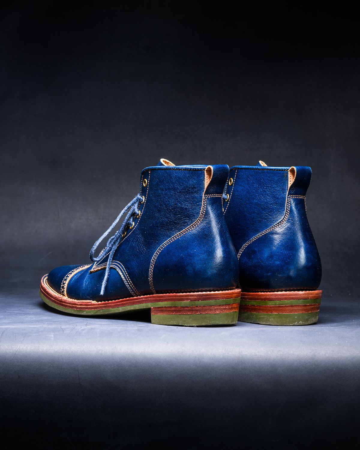 Photo by ABPhoto on March 1, 2026 of the Jakkrabbits Officer Boots in Jakkrabbits Heritage Veg Tan Hand-Dyed Navy.