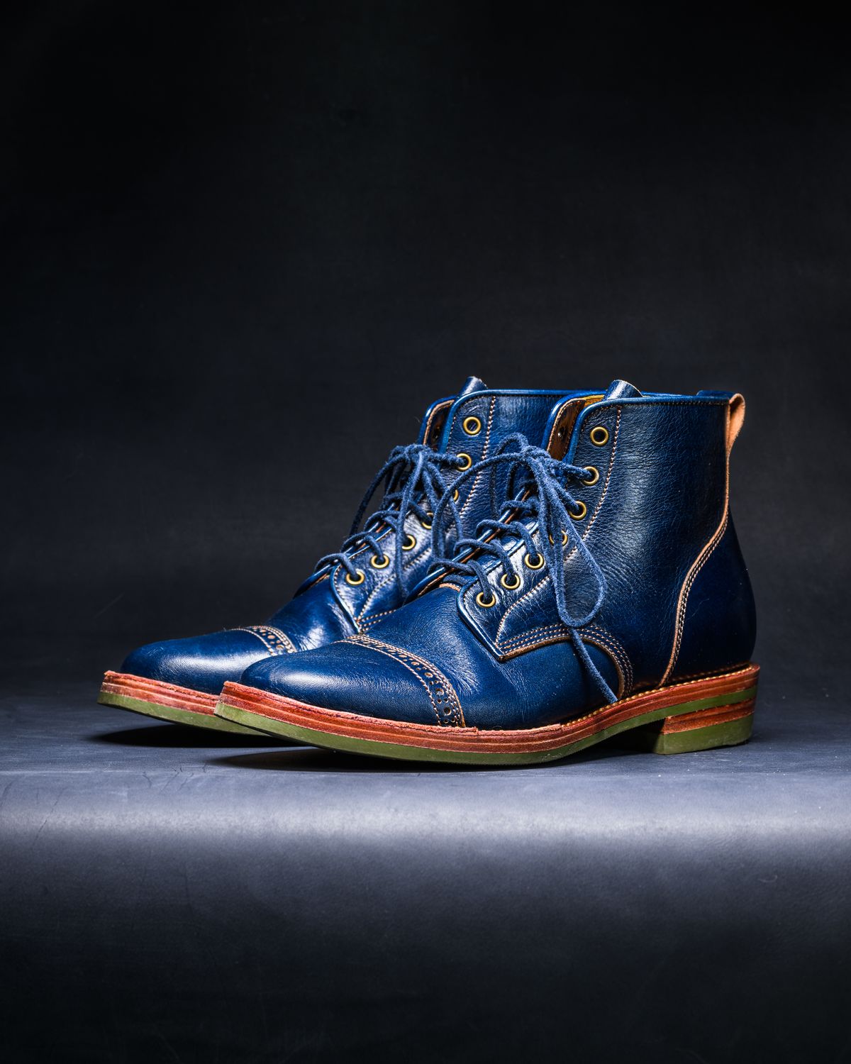 Photo by ABPhoto on March 1, 2026 of the Jakkrabbits Officer Boots in Jakkrabbits Heritage Veg Tan Hand-Dyed Navy.