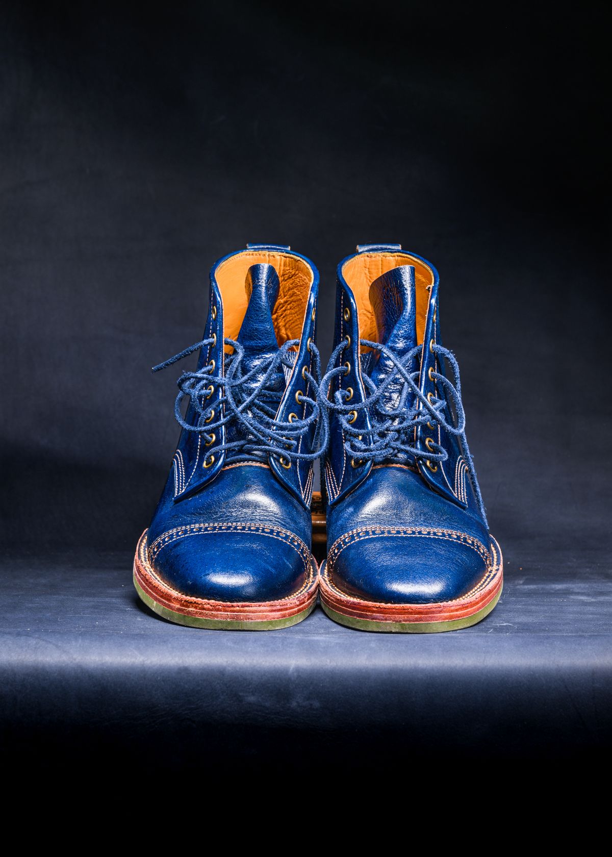 Photo by ABPhoto on April 1, 2026 of the Jakkrabbits Officer Boots in Jakkrabbits Heritage Veg Tan Hand-Dyed Navy.