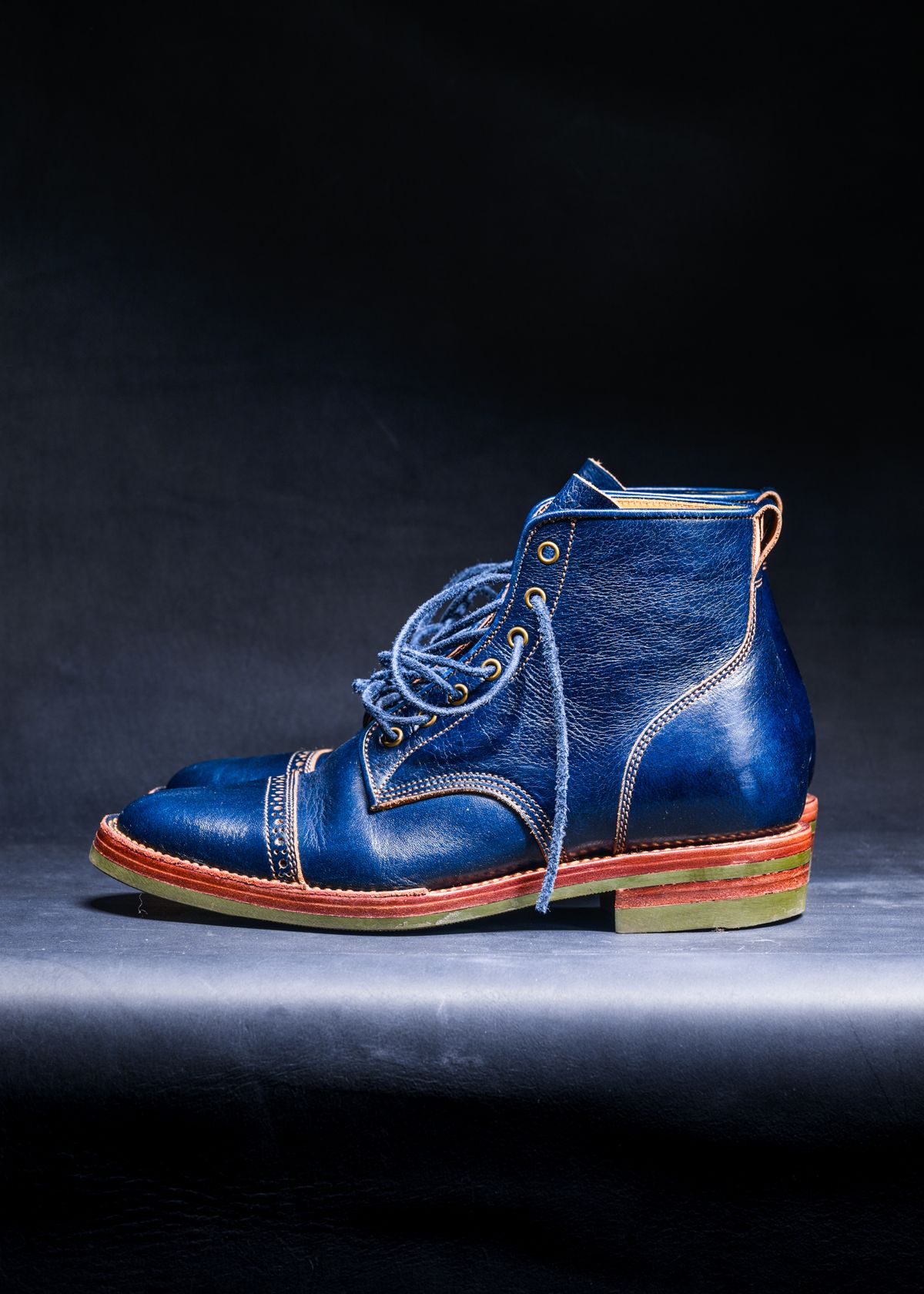 Photo by ABPhoto on April 1, 2026 of the Jakkrabbits Officer Boots in Jakkrabbits Heritage Veg Tan Hand-Dyed Navy.