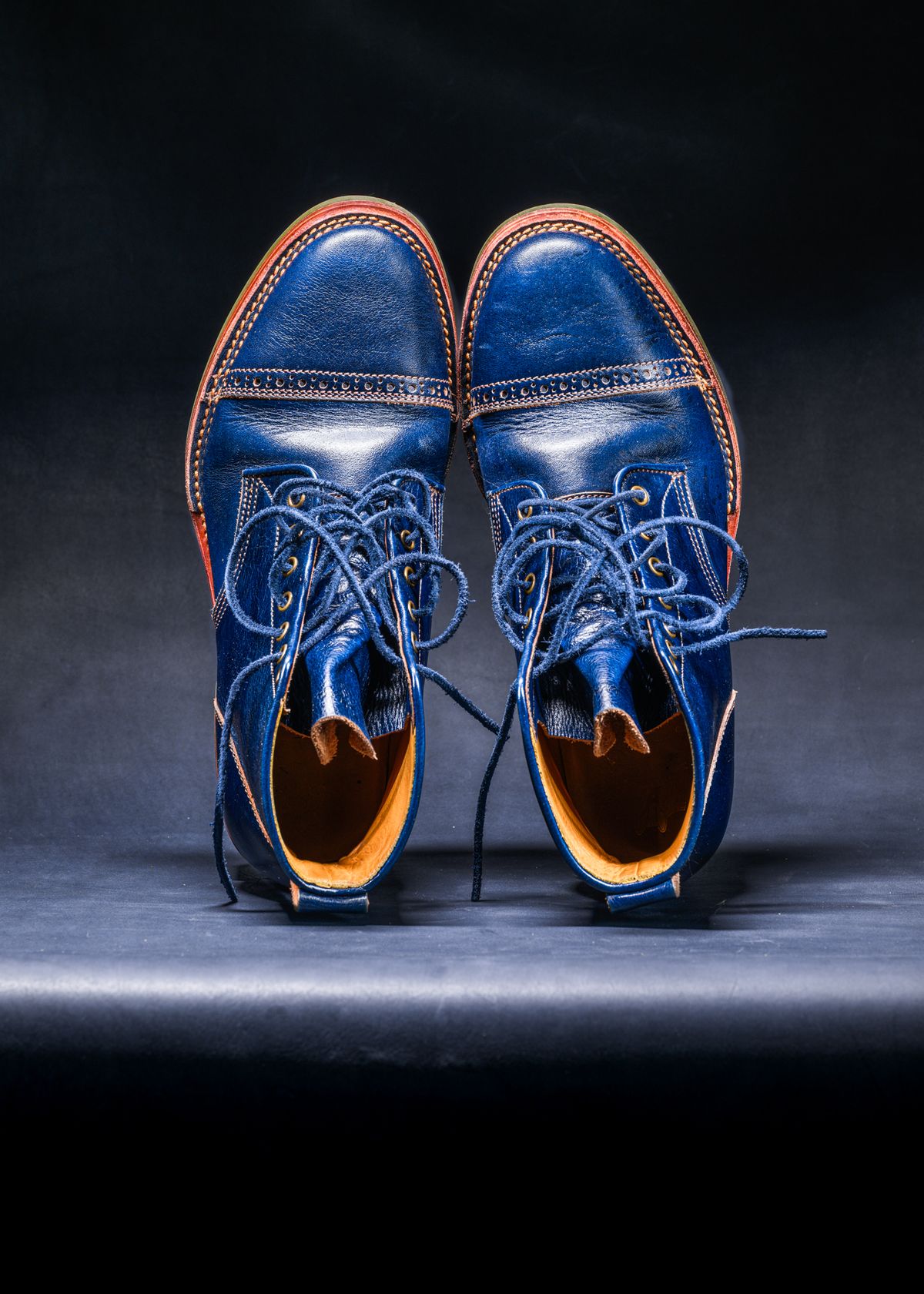 Photo by ABPhoto on April 1, 2026 of the Jakkrabbits Officer Boots in Jakkrabbits Heritage Veg Tan Hand-Dyed Navy.