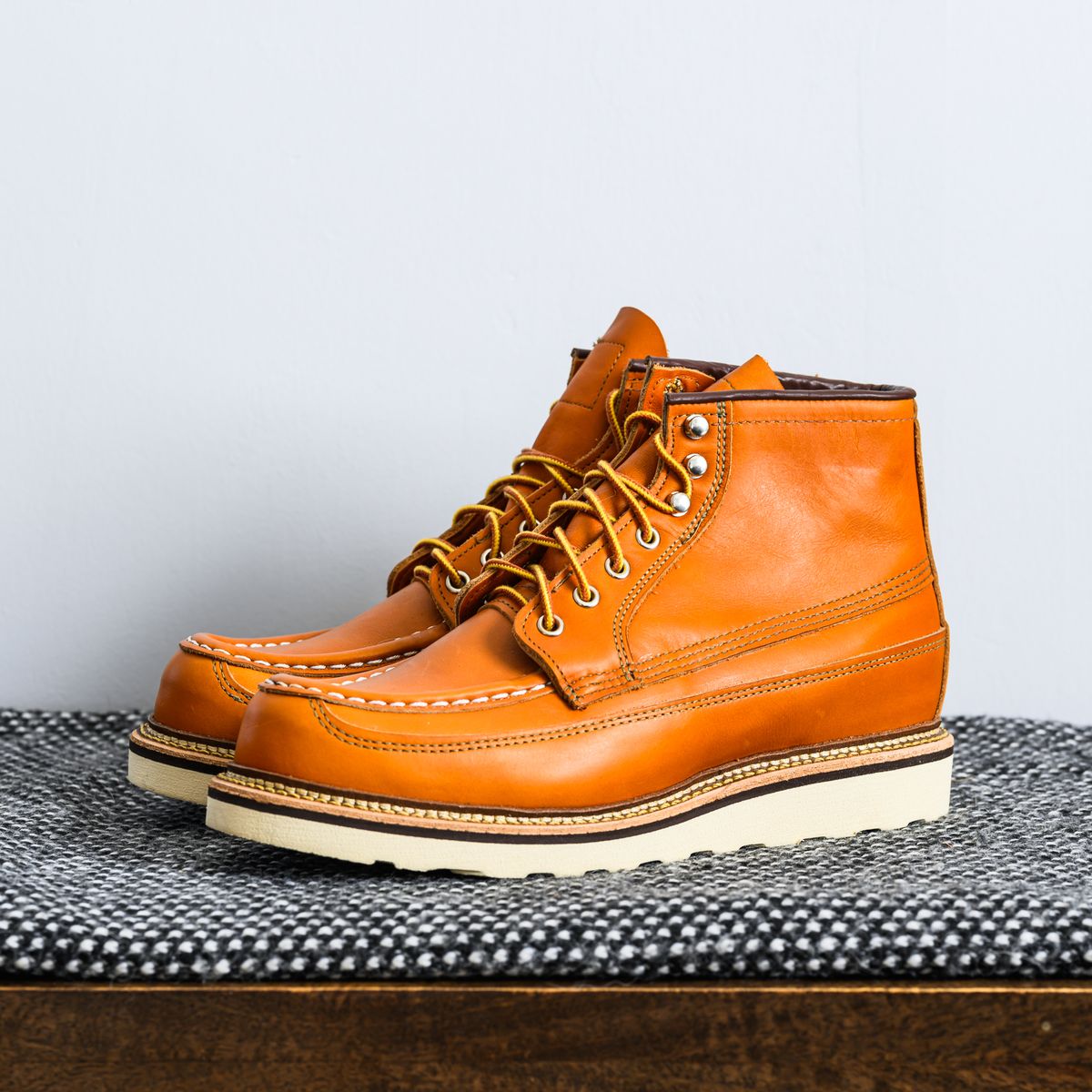 Photo by ABPhoto on February 17, 2024 of the Red Wing Irish Setter Canoe Moc in S.B. Foot Sequoia Gold Russet.