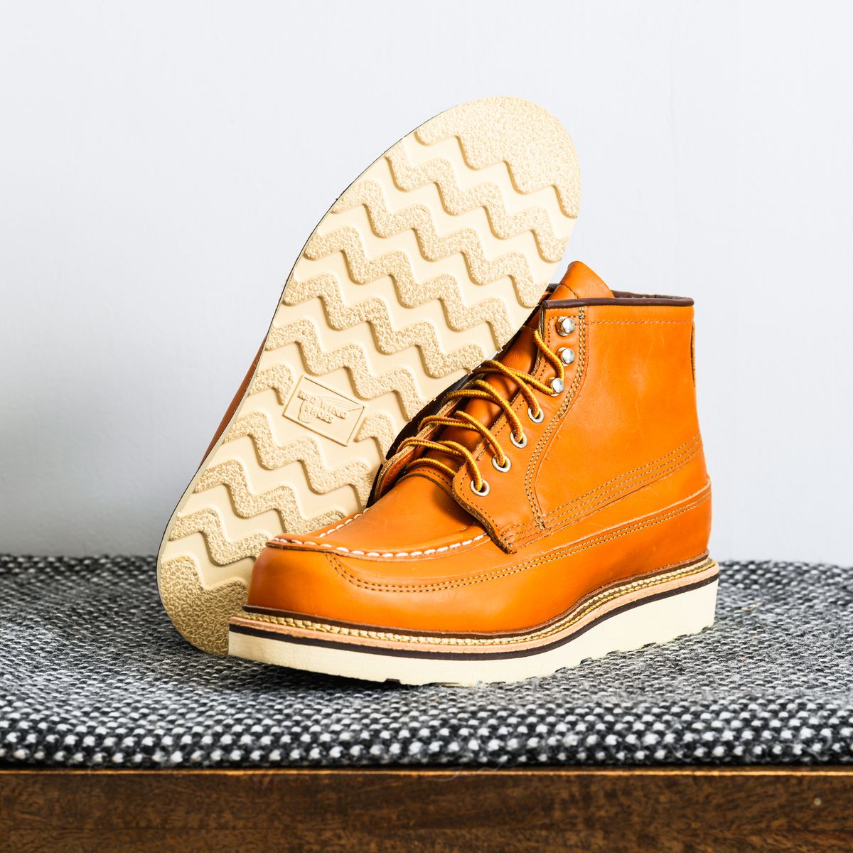 Photo by ABPhoto on February 17, 2024 of the Red Wing Irish Setter Canoe Moc in S.B. Foot Sequoia Gold Russet.