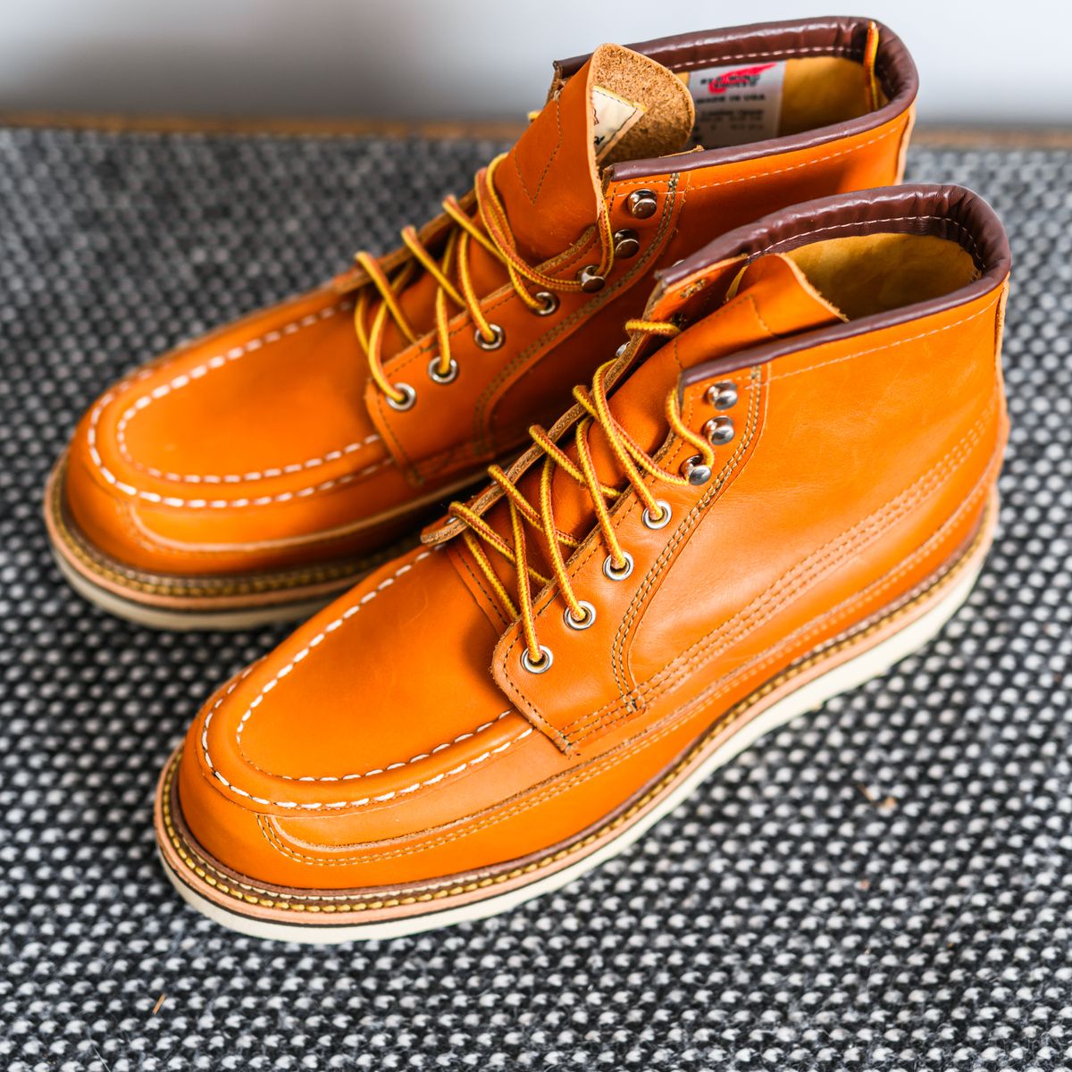 Photo by ABPhoto on February 17, 2024 of the Red Wing Irish Setter Canoe Moc in S.B. Foot Sequoia Gold Russet.