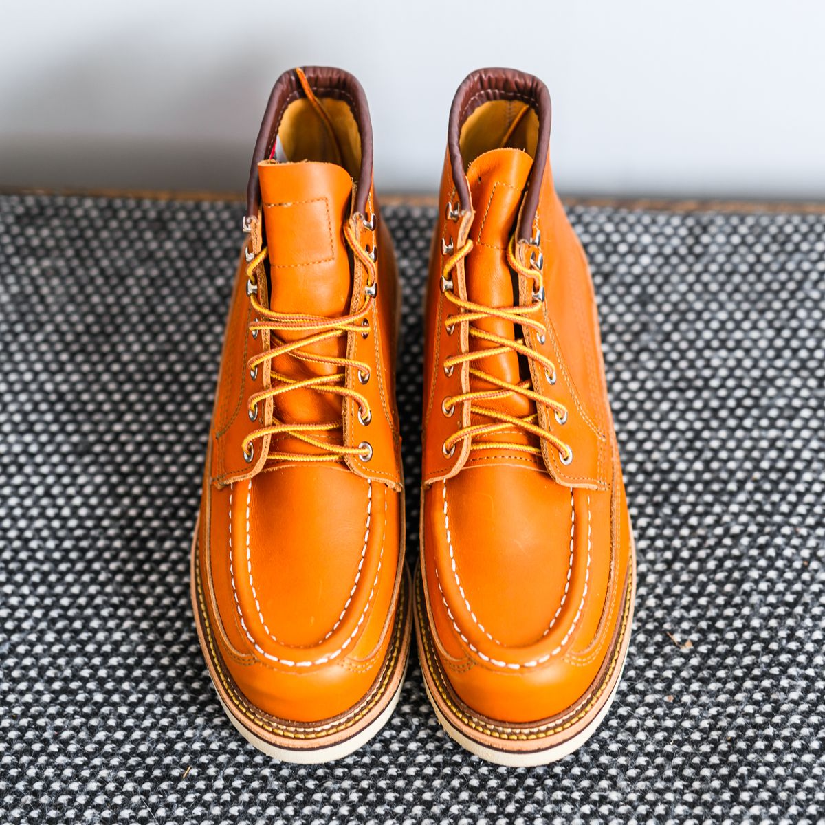 Photo by ABPhoto on February 17, 2024 of the Red Wing Irish Setter Canoe Moc in S.B. Foot Sequoia Gold Russet.