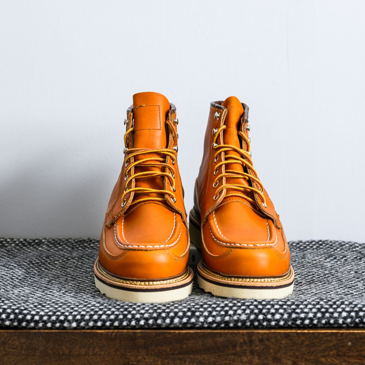 Photo by ABPhoto on February 17, 2024 of the Red Wing Irish Setter Canoe Moc in S.B. Foot Sequoia Gold Russet.