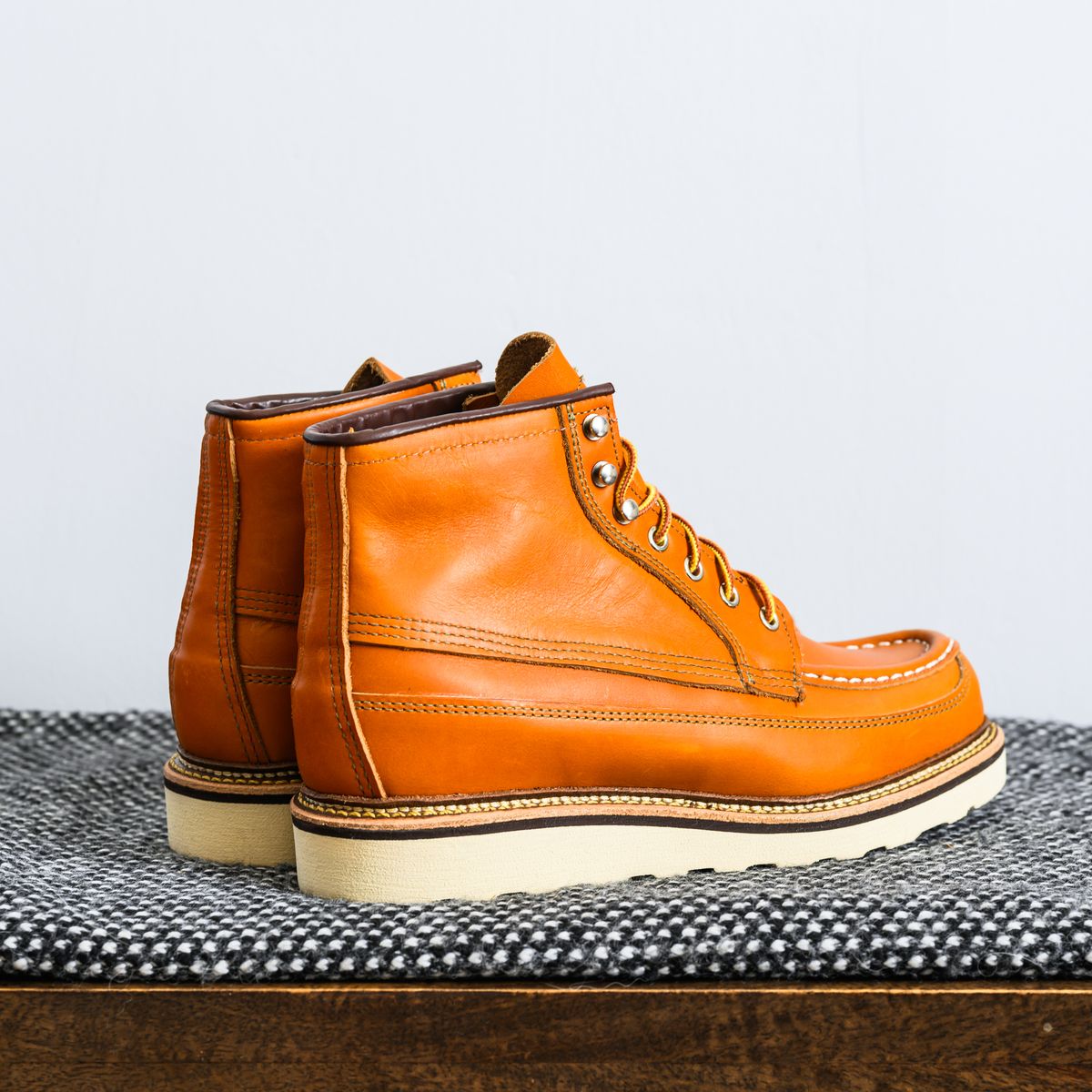 Photo by ABPhoto on February 17, 2024 of the Red Wing Irish Setter Canoe Moc in S.B. Foot Sequoia Gold Russet.