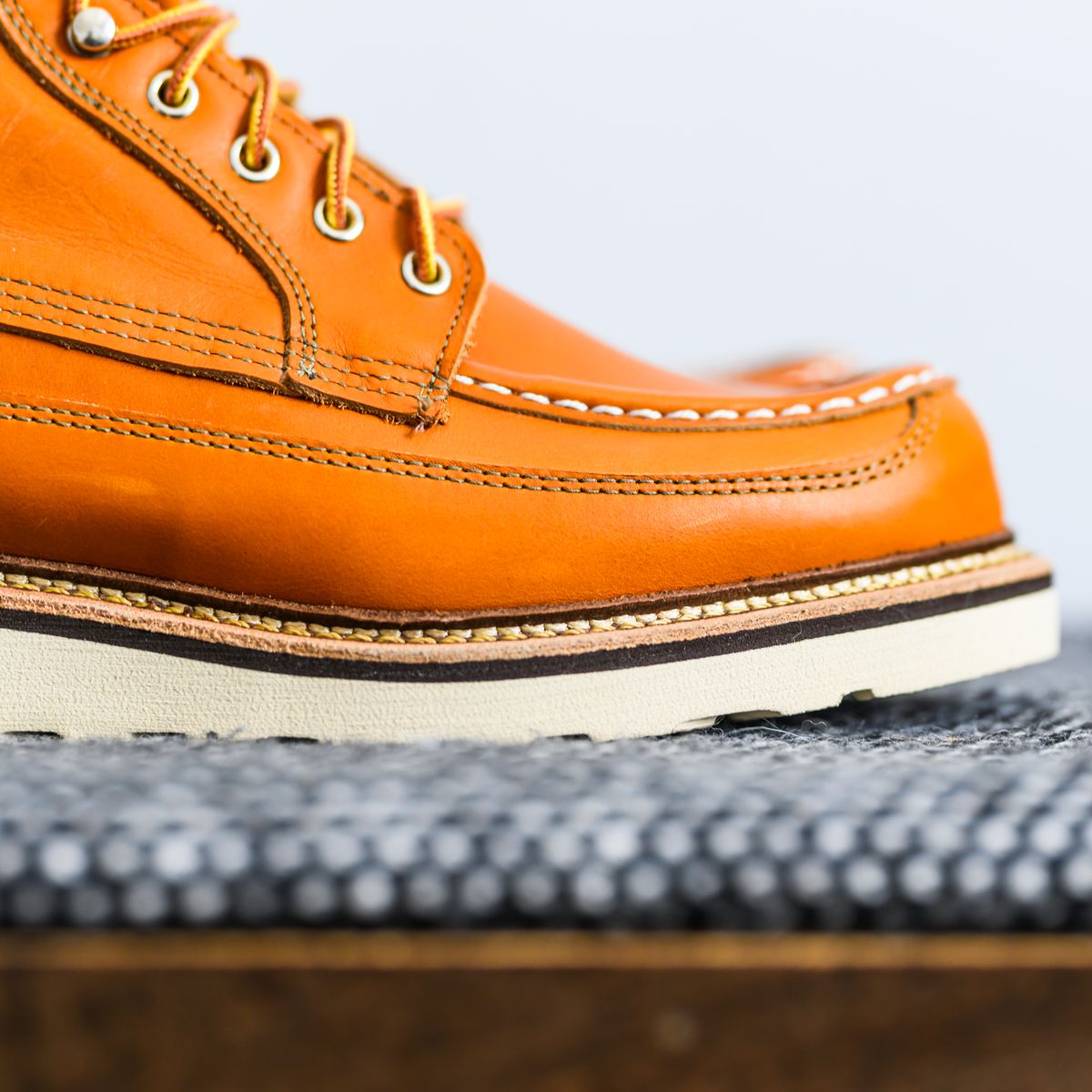 Photo by ABPhoto on February 17, 2024 of the Red Wing Irish Setter Canoe Moc in S.B. Foot Sequoia Gold Russet.