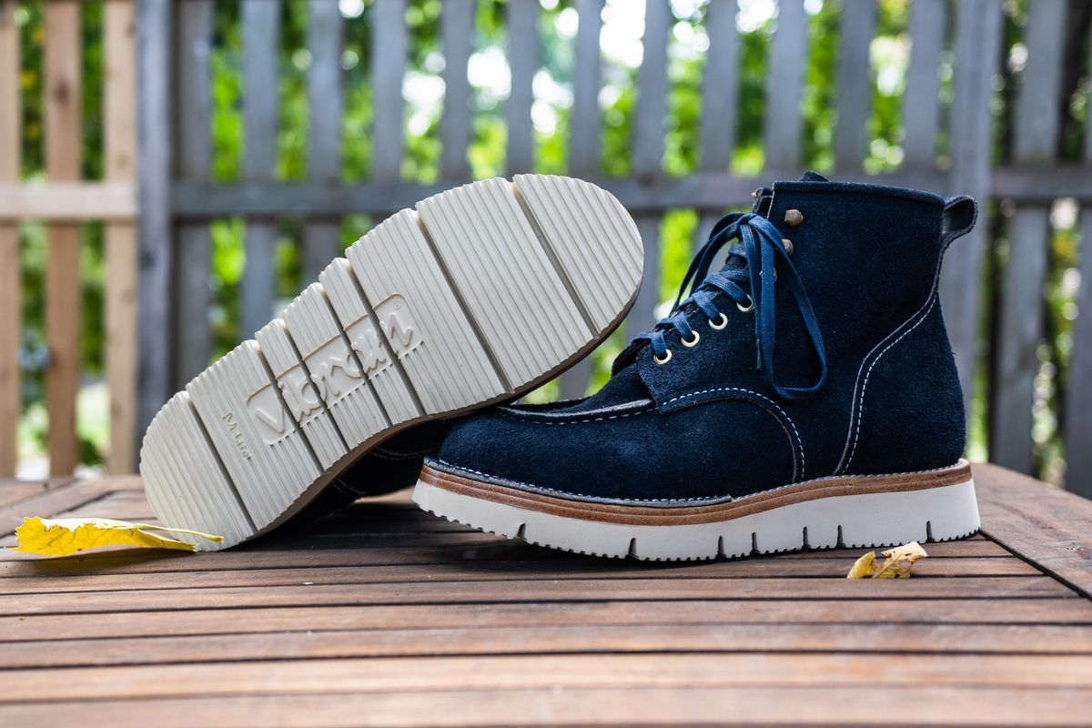 Photo by ABPhoto on October 1, 2022 of the Jakkrabbits Moc Toe Boot in Horween Navy Chamois Roughout.