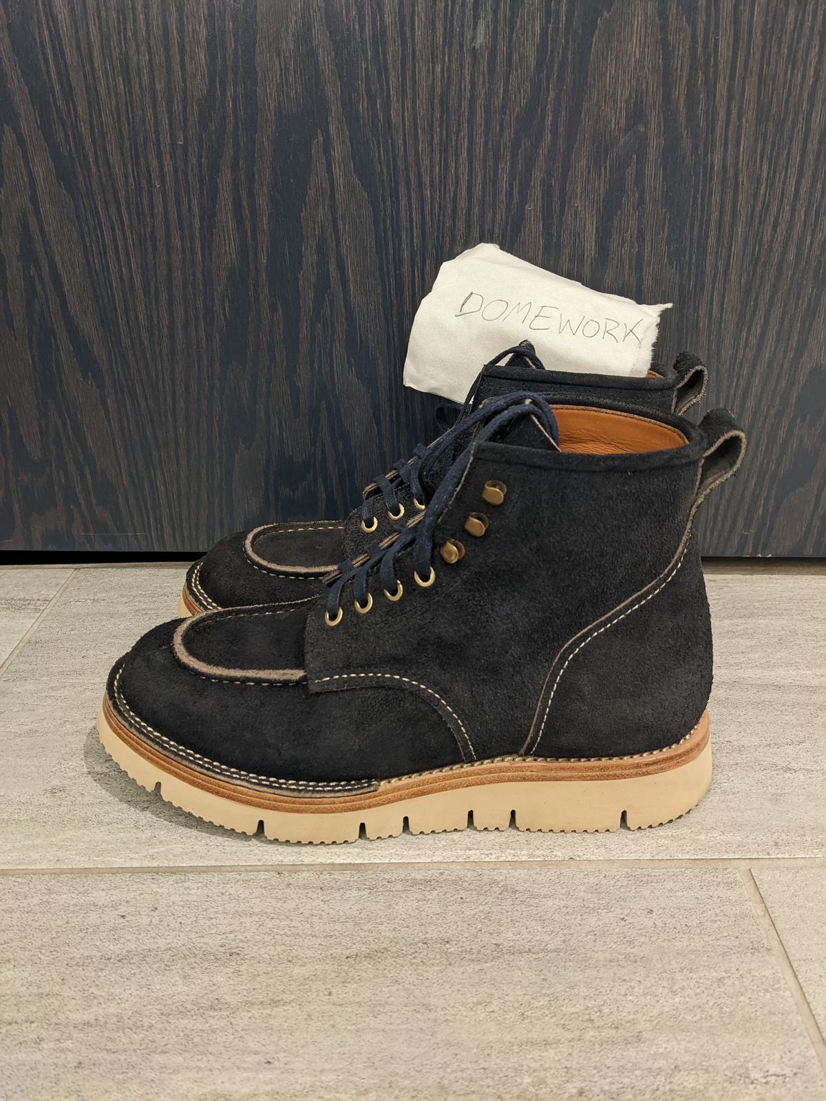 Photo by ABPhoto on October 1, 2022 of the Jakkrabbits Moc Toe Boot in Horween Navy Chamois Roughout.