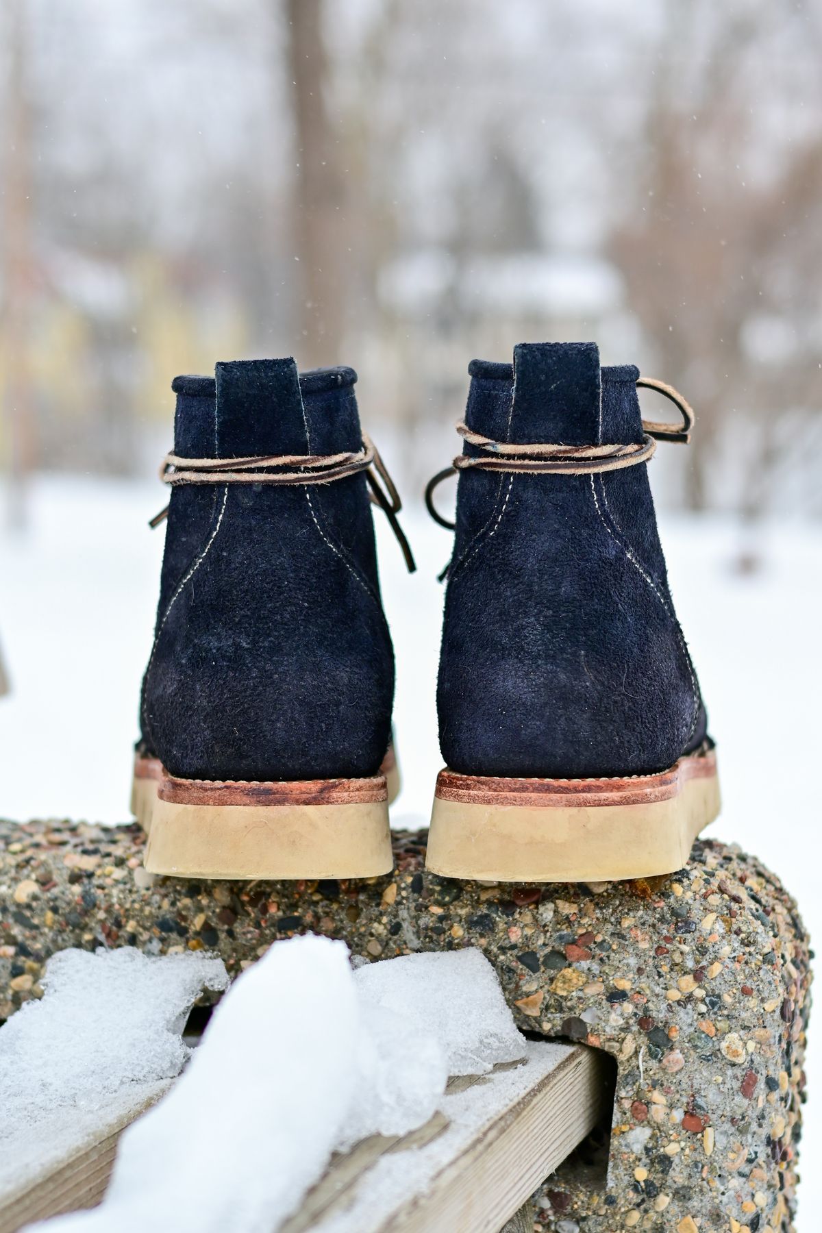 Photo by ABPhoto on January 2, 2023 of the Jakkrabbits Moc Toe Boot in Horween Navy Chamois Roughout.