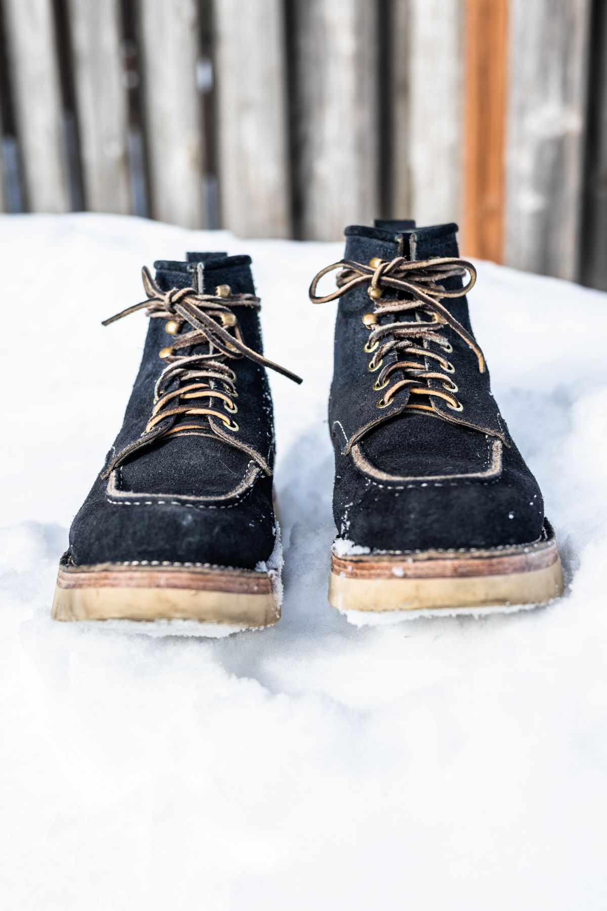 Photo by ABPhoto on February 1, 2023 of the Jakkrabbits Moc Toe Boot in Horween Navy Chamois Roughout.