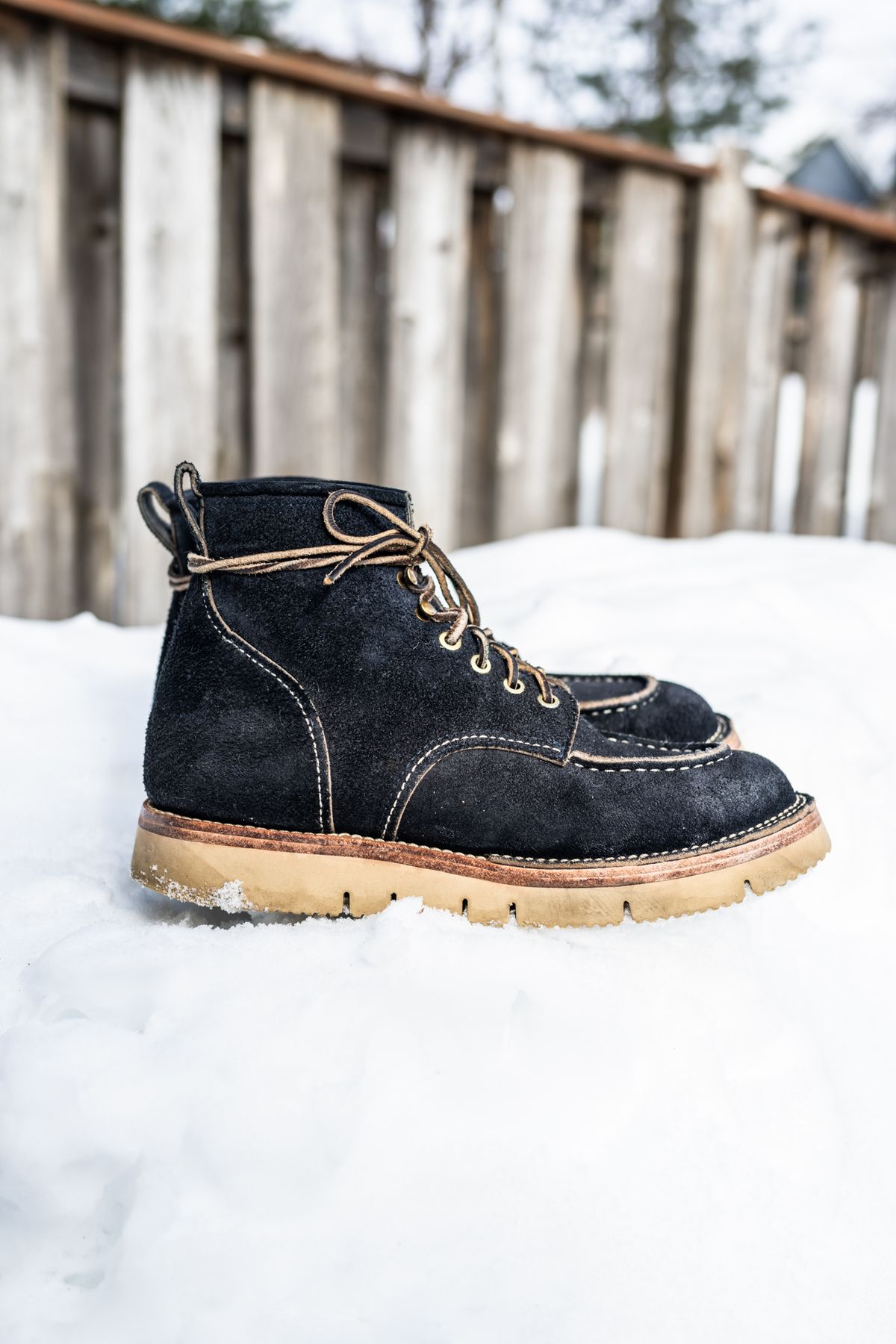 Photo by ABPhoto on February 1, 2023 of the Jakkrabbits Moc Toe Boot in Horween Navy Chamois Roughout.