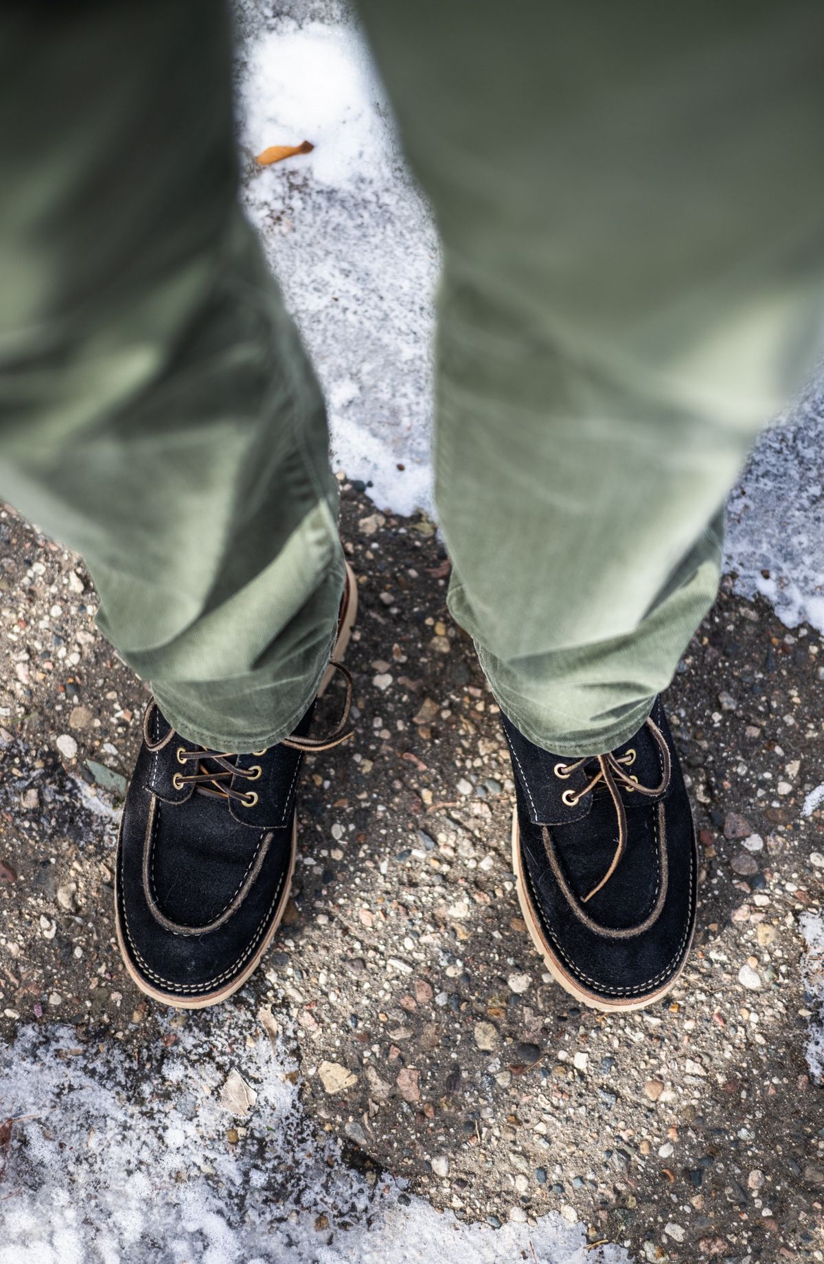 Photo by ABPhoto on February 1, 2023 of the Jakkrabbits Moc Toe Boot in Horween Navy Chamois Roughout.