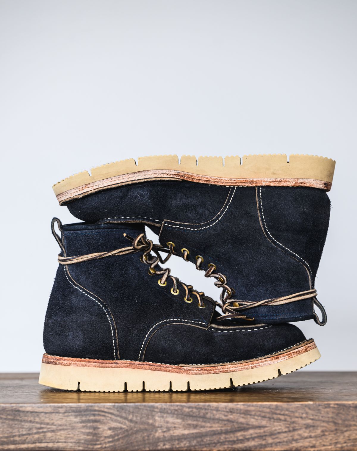 Photo by ABPhoto on April 3, 2023 of the Jakkrabbits Moc Toe Boot in Horween Navy Chamois Roughout.