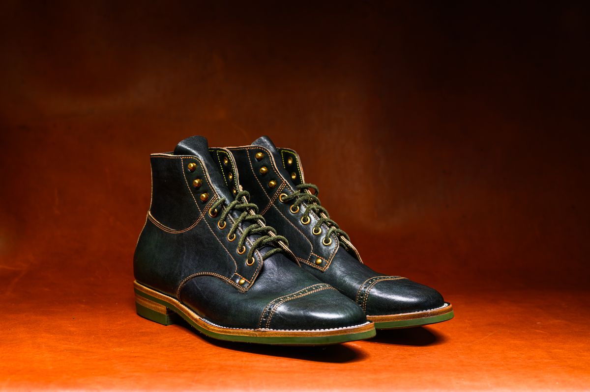 Photo by ABPhoto on October 31, 2025 of the Iron Boots x Østmo Type 1 in Maryam Dark Green Hand-Dyed Horsehide.