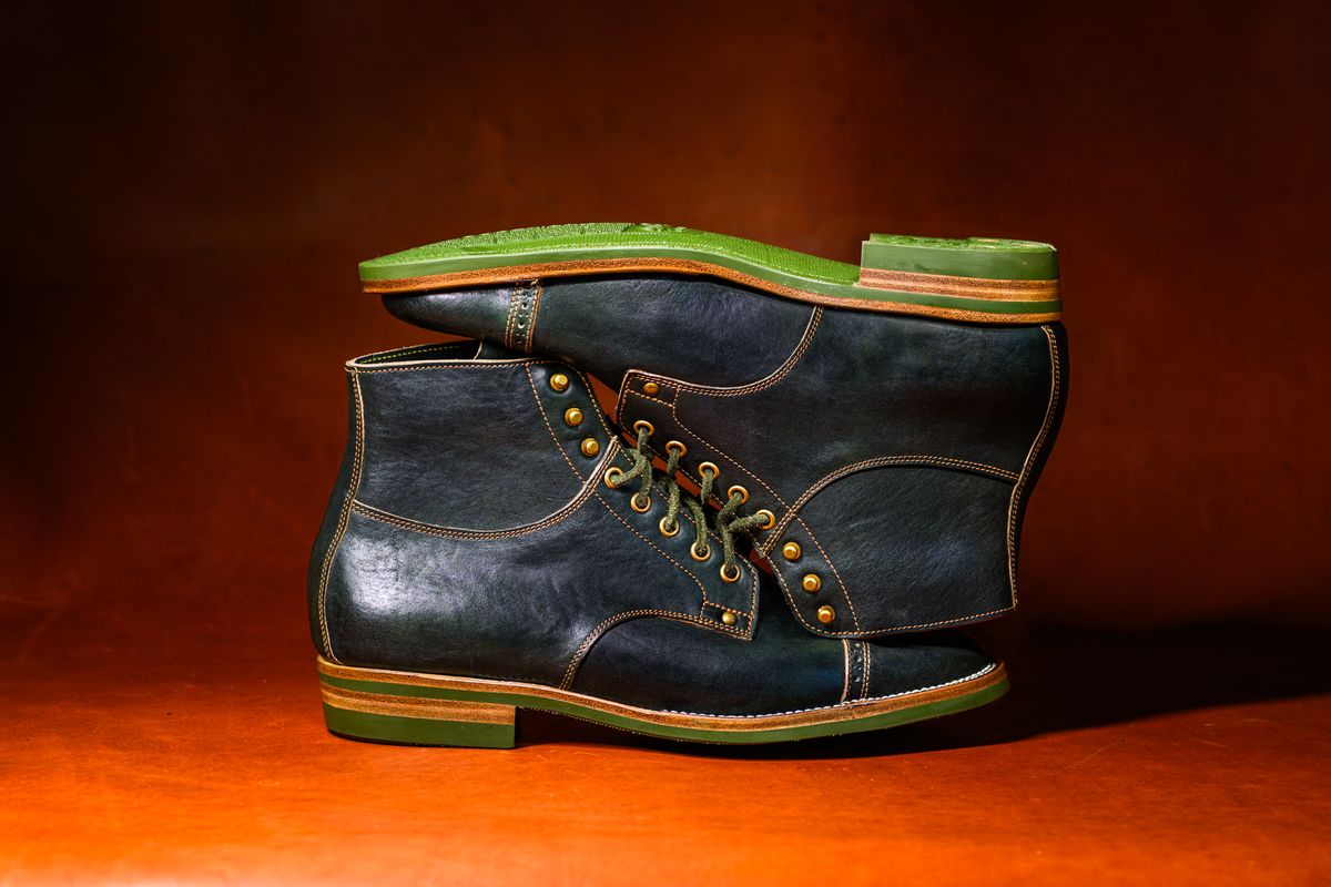 Photo by ABPhoto on October 31, 2025 of the Iron Boots x Østmo Type 1 in Maryam Dark Green Hand-Dyed Horsehide.