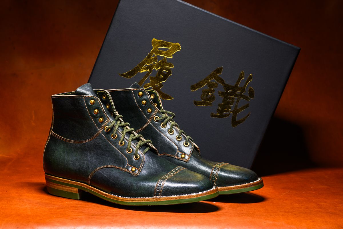 Photo by ABPhoto on October 31, 2025 of the Iron Boots x Østmo Type 1 in Maryam Dark Green Hand-Dyed Horsehide.