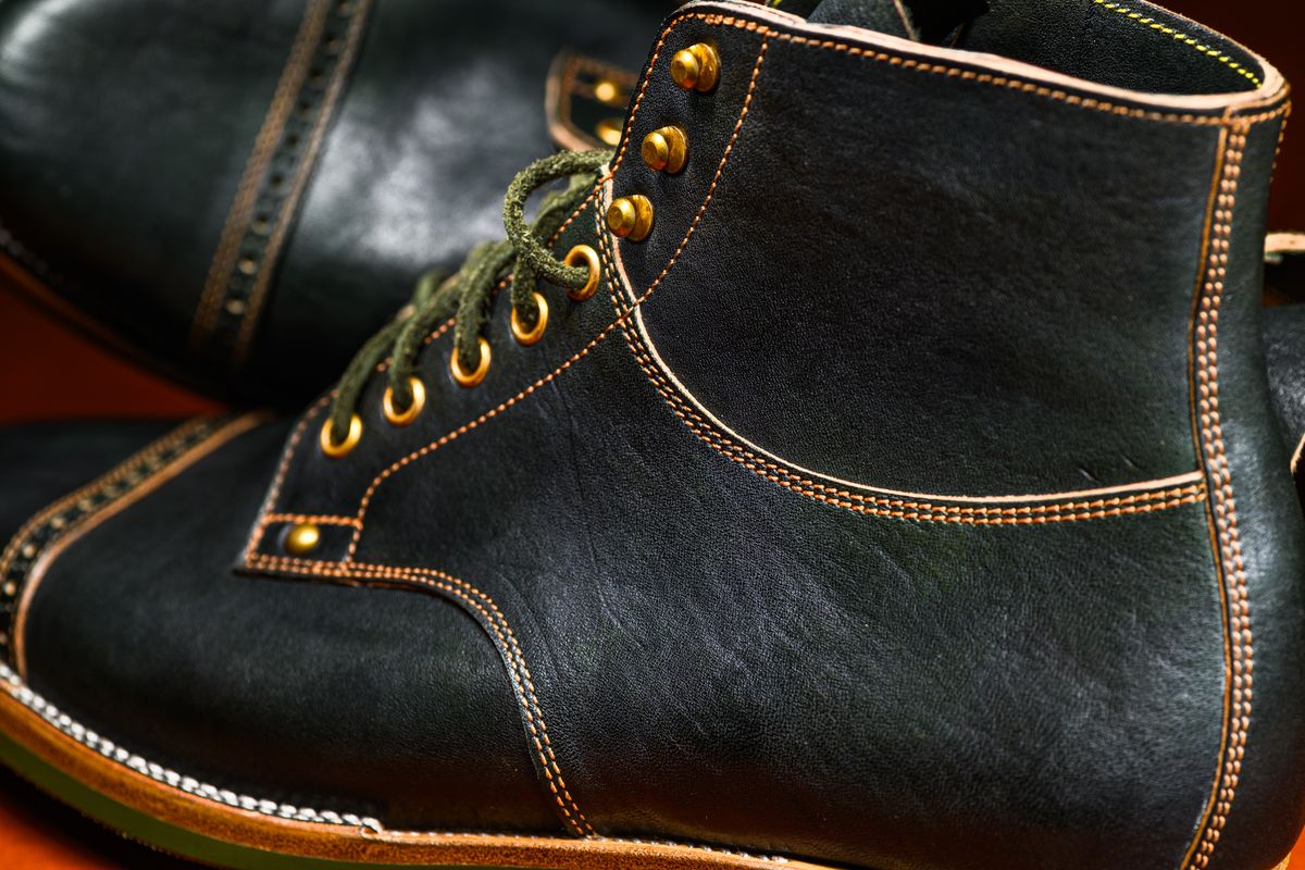 Photo by ABPhoto on October 31, 2025 of the Iron Boots x Østmo Type 1 in Maryam Dark Green Hand-Dyed Horsehide.
