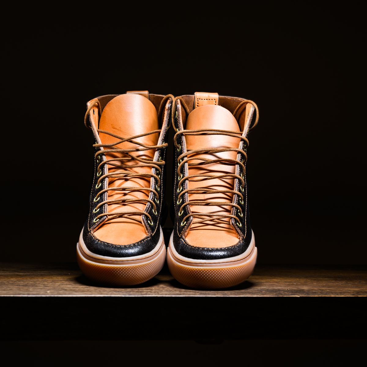 Photo by ABPhoto on October 1, 2025 of the BHHB Railtown in Horween Dark Brown Waxed Flesh & Wickett & Craig Russet Traditional Harness.